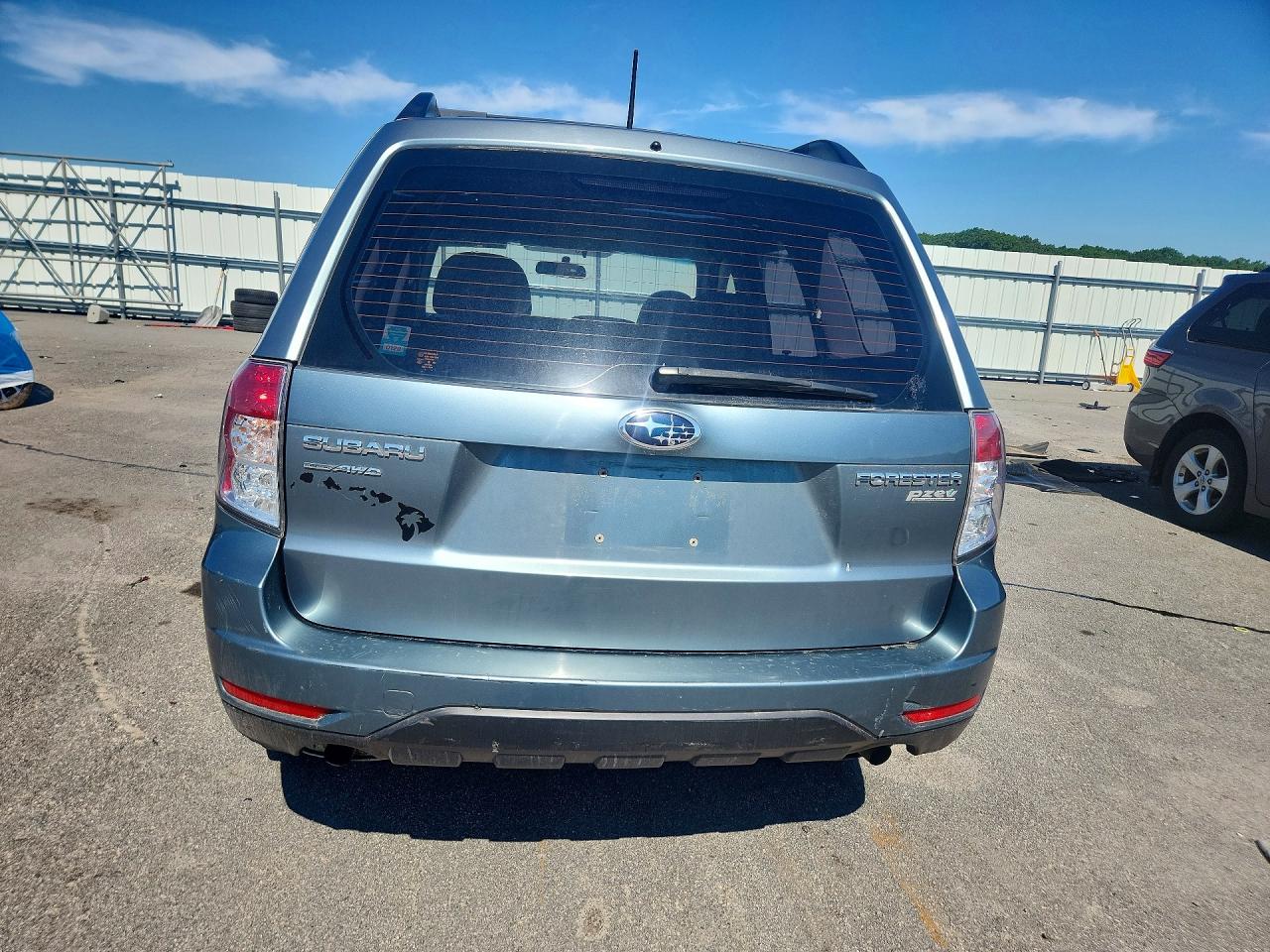 2010 Subaru Forester Xs Blue vin: JF2SH6BC6AH779811