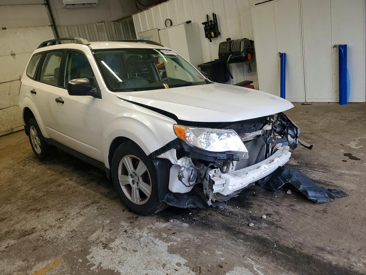 2010 Subaru Forester Xs White vin: JF2SH6BC6AH901485