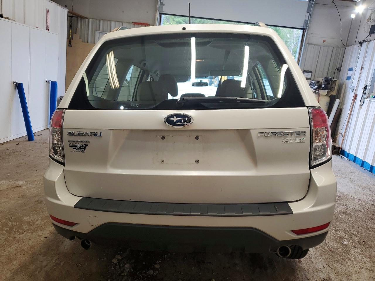 2010 Subaru Forester Xs White vin: JF2SH6BC6AH901485