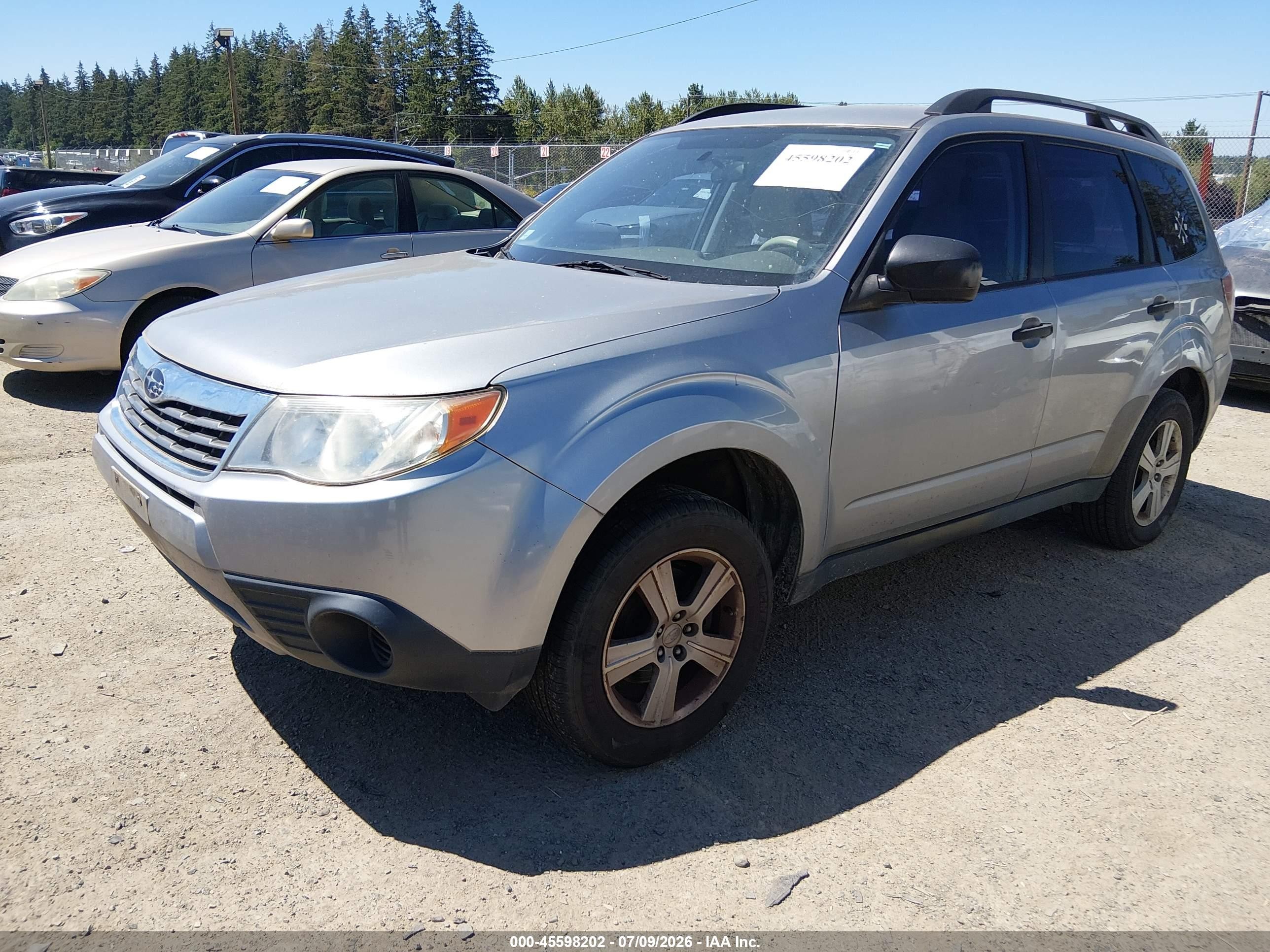 2010 Subaru Forester 2.5x Silver vin: JF2SH6BC7AH905450