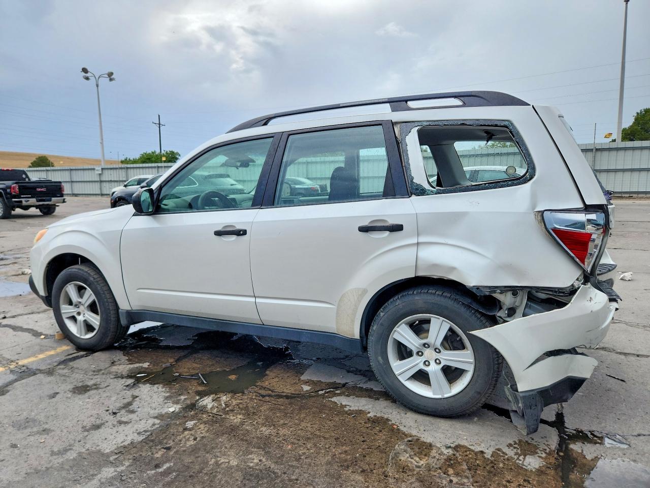 2010 Subaru Forester Xs White vin: JF2SH6BC7AH914438