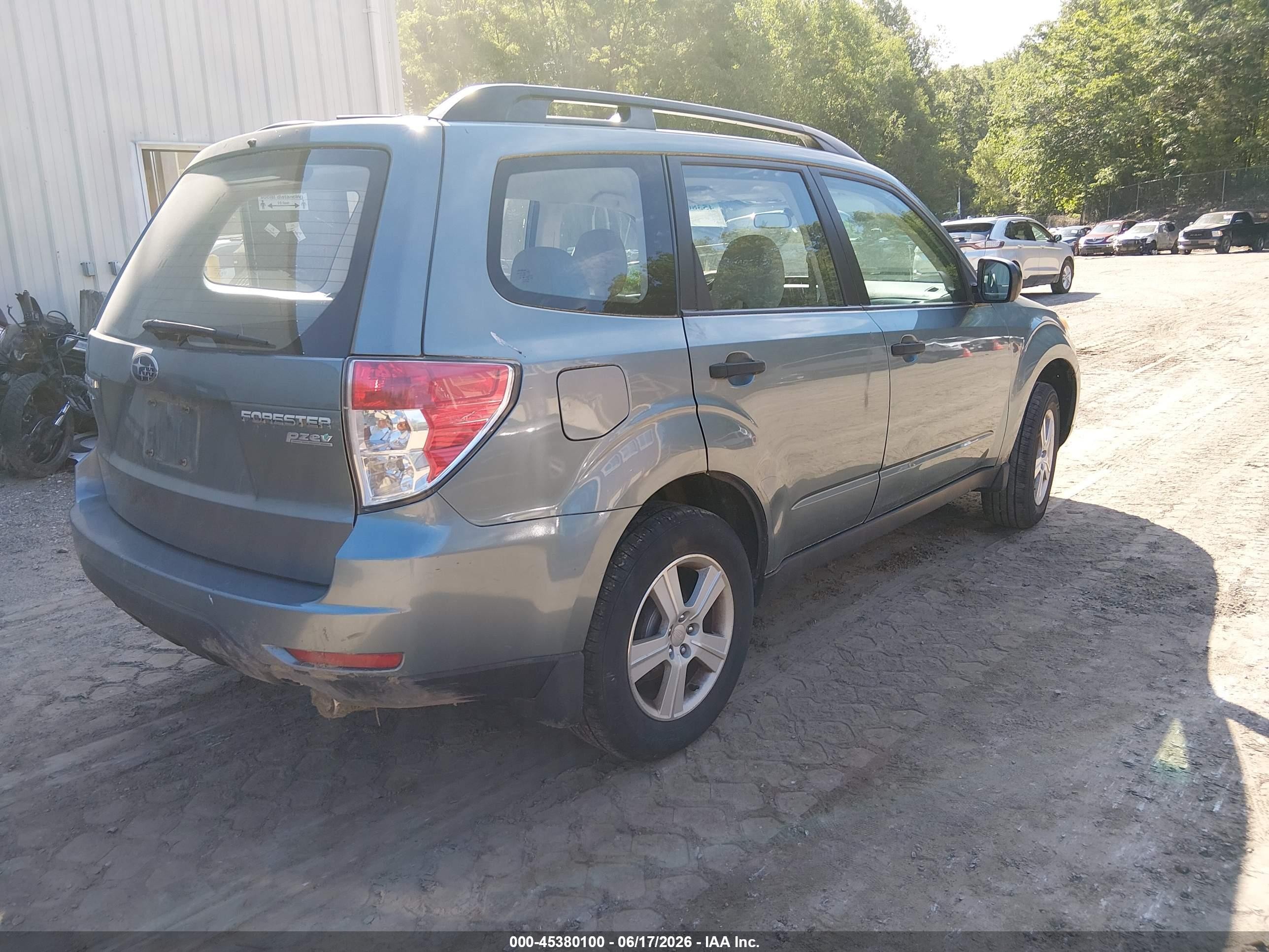 2010 Subaru Forester 2.5x Green vin: JF2SH6BC8AH788641