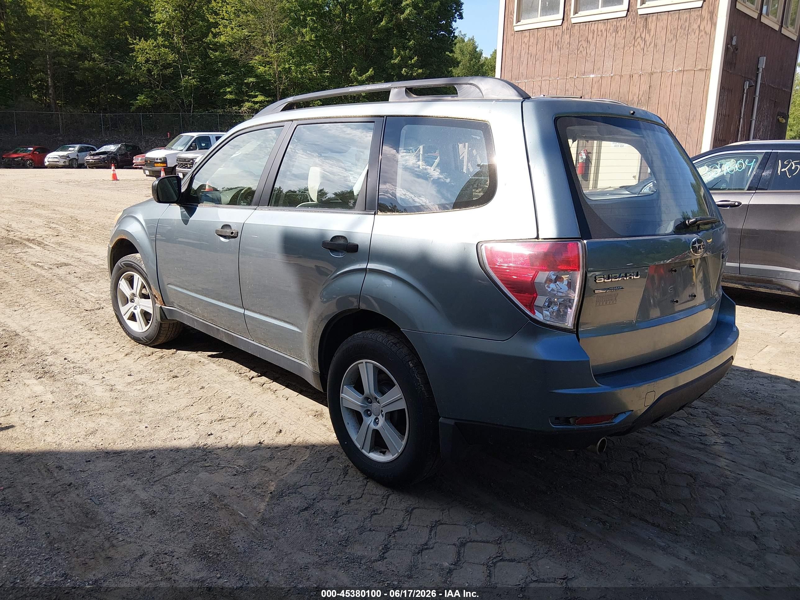 2010 Subaru Forester 2.5x Green vin: JF2SH6BC8AH788641