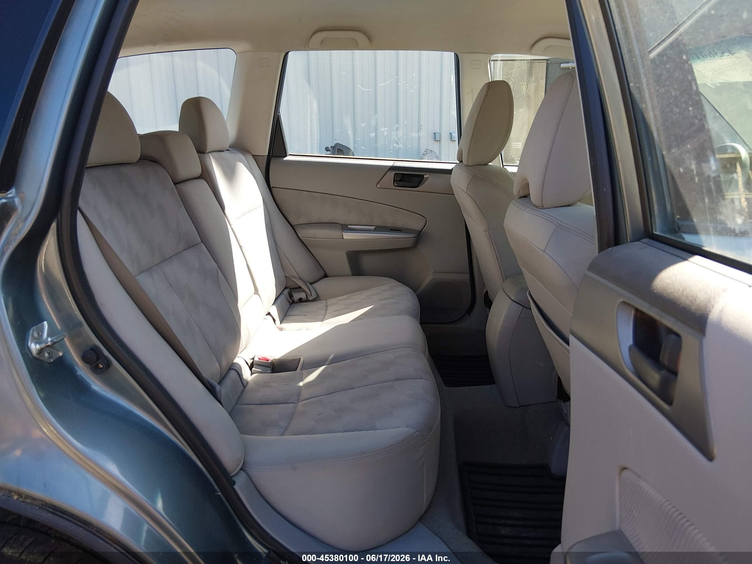 2010 Subaru Forester 2.5x Green vin: JF2SH6BC8AH788641