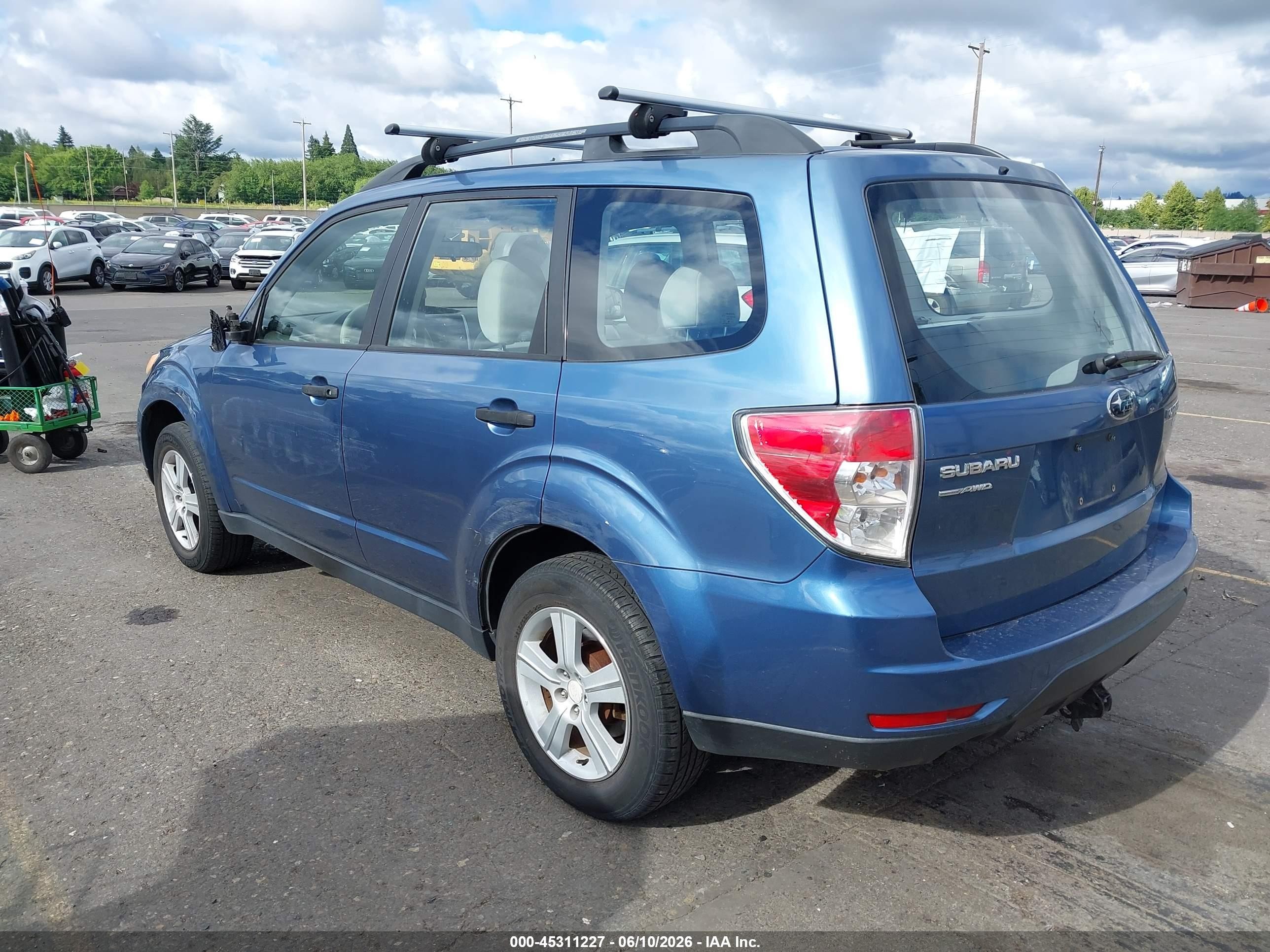 2010 Subaru Forester 2.5x Blue vin: JF2SH6BC9AG767478