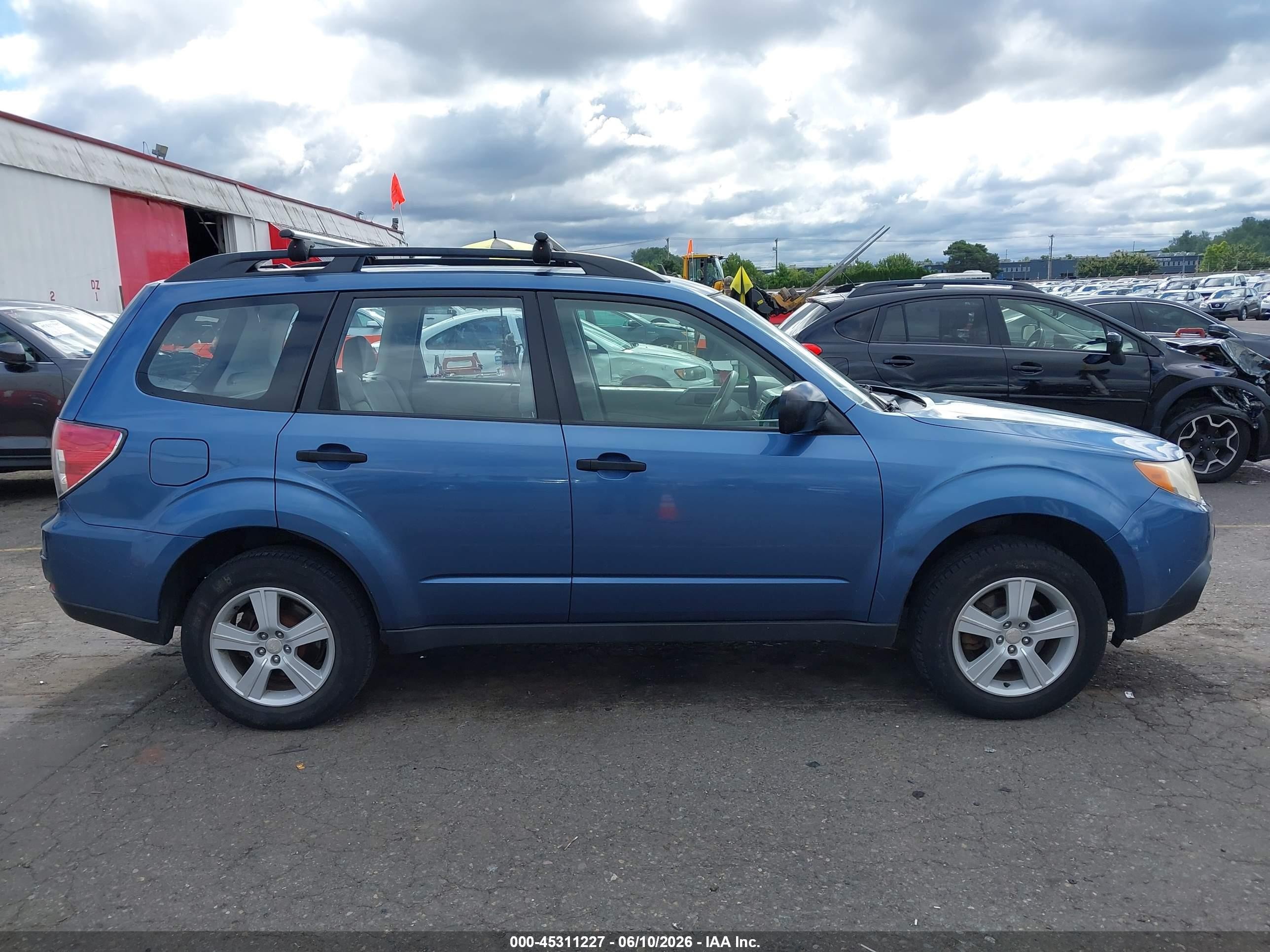 2010 Subaru Forester 2.5x Blue vin: JF2SH6BC9AG767478