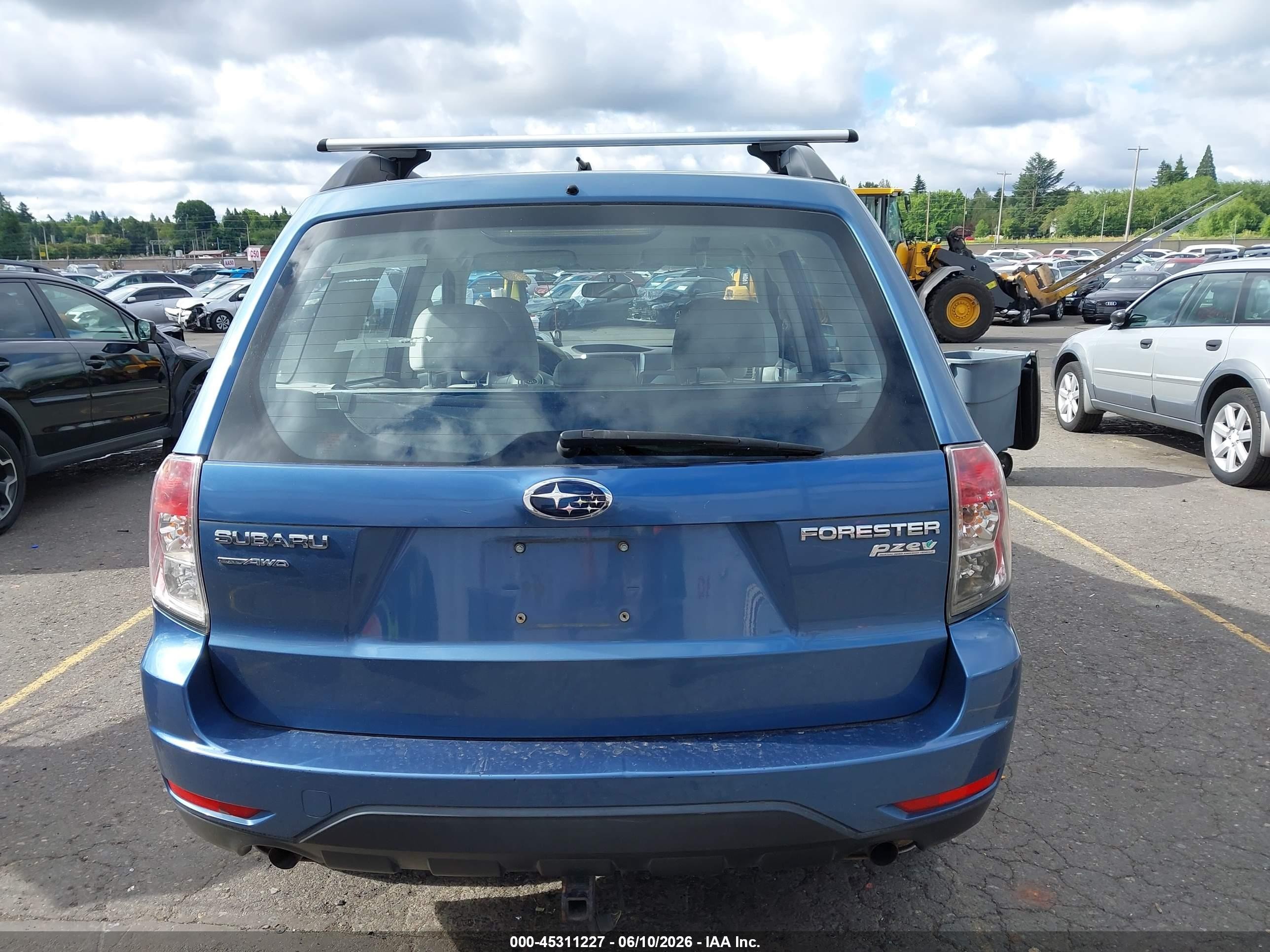 2010 Subaru Forester 2.5x Blue vin: JF2SH6BC9AG767478