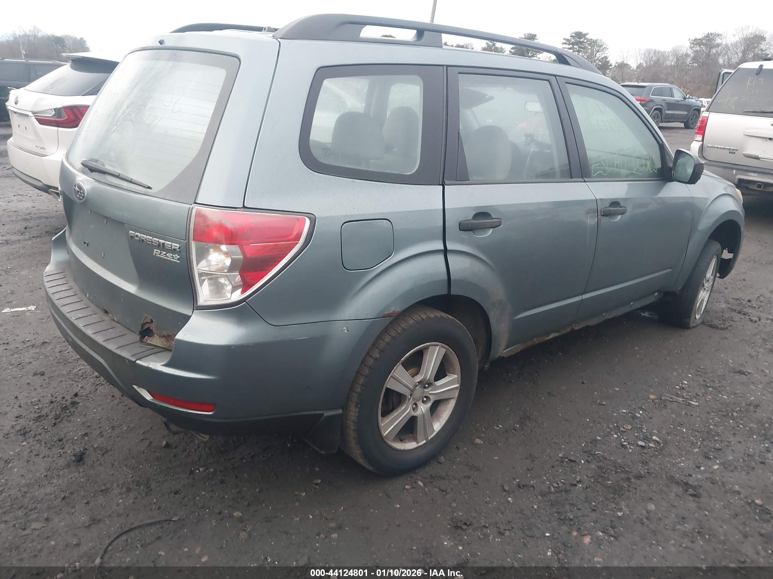 2010 Subaru Forester 2.5x Green vin: JF2SH6BC9AH909662