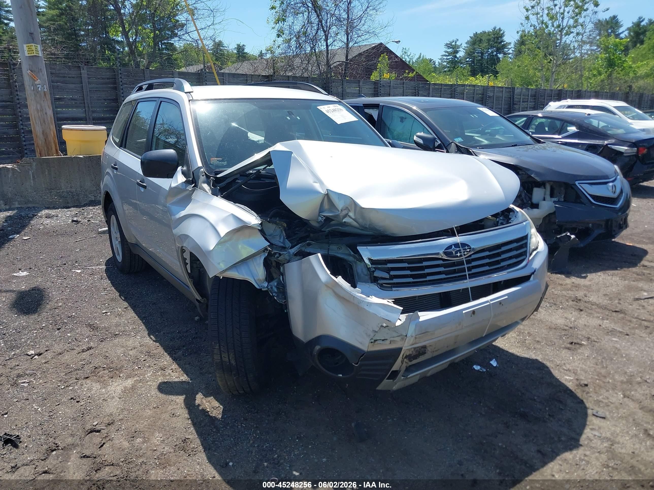 2010 Subaru Forester 2.5x Silver vin: JF2SH6BC9AH915493