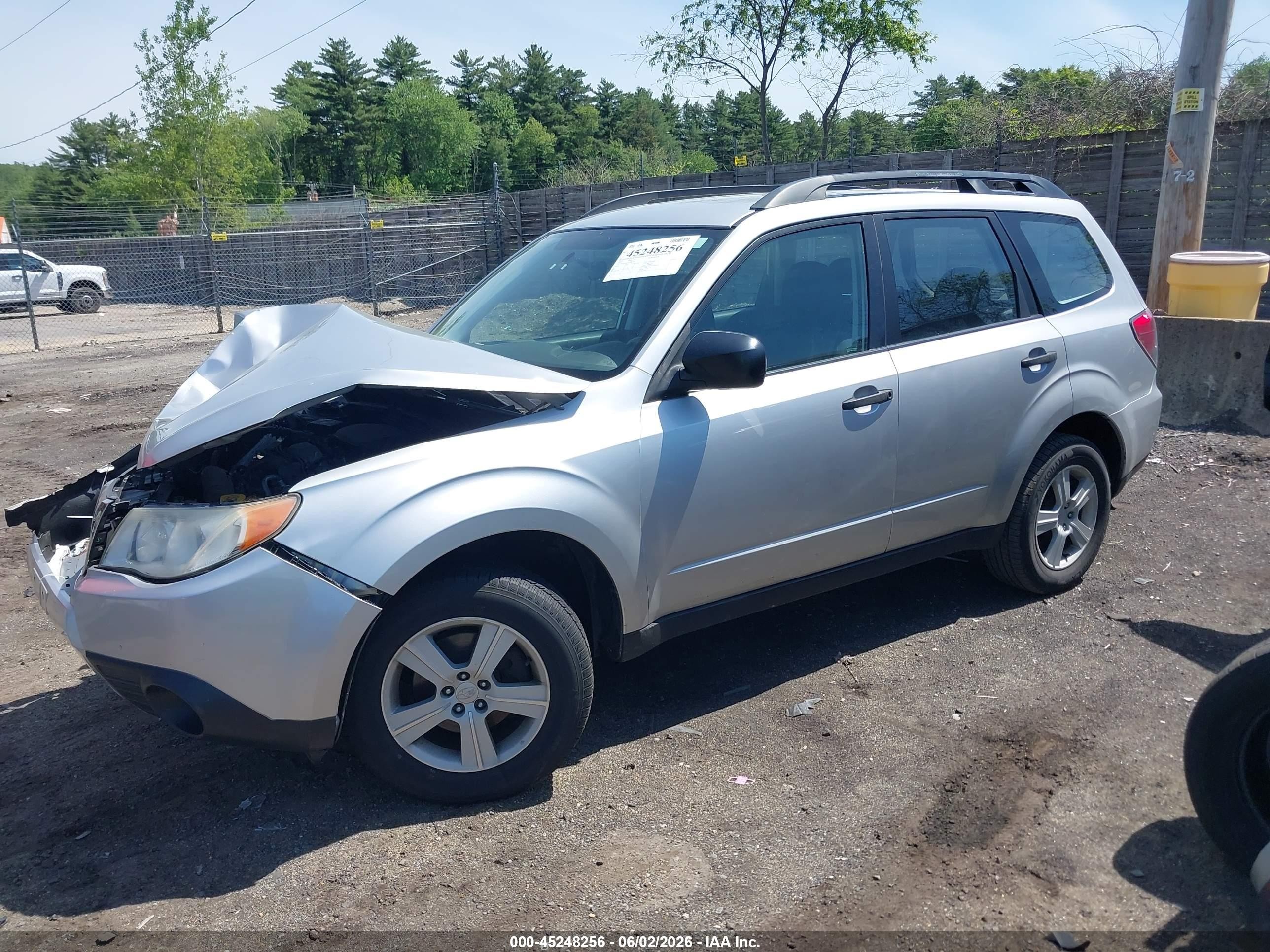 2010 Subaru Forester 2.5x Silver vin: JF2SH6BC9AH915493