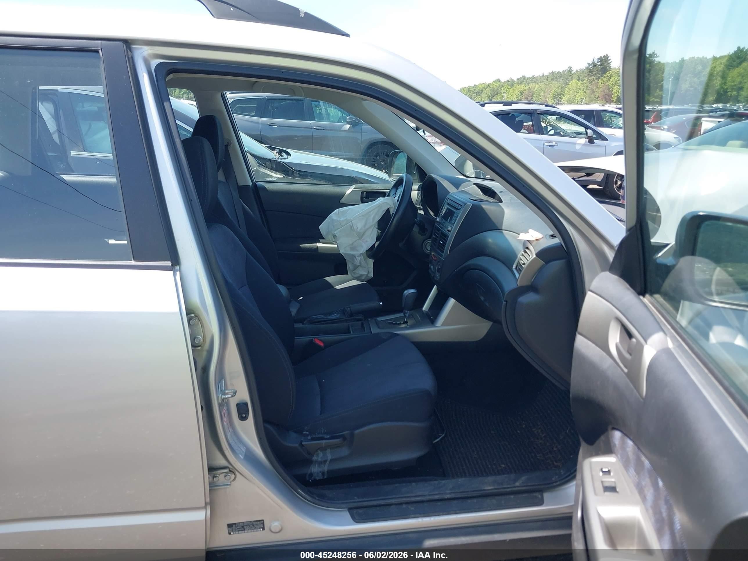 2010 Subaru Forester 2.5x Silver vin: JF2SH6BC9AH915493
