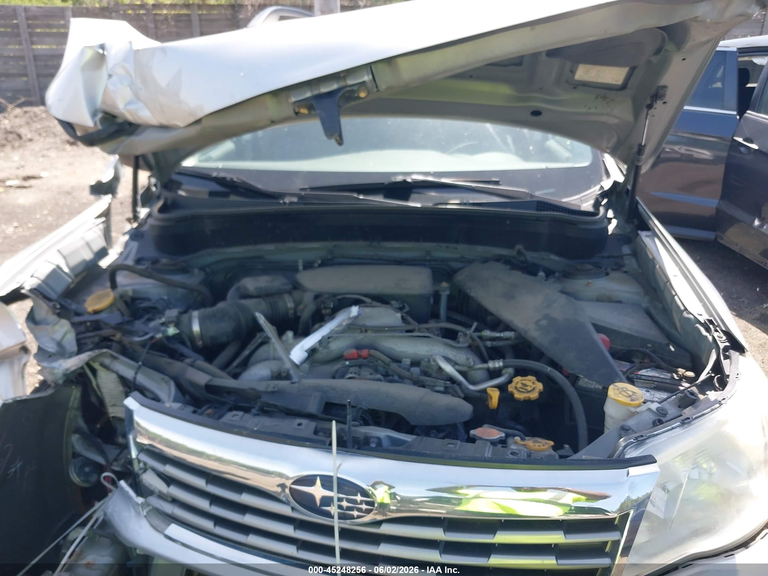 2010 Subaru Forester 2.5x Silver vin: JF2SH6BC9AH915493