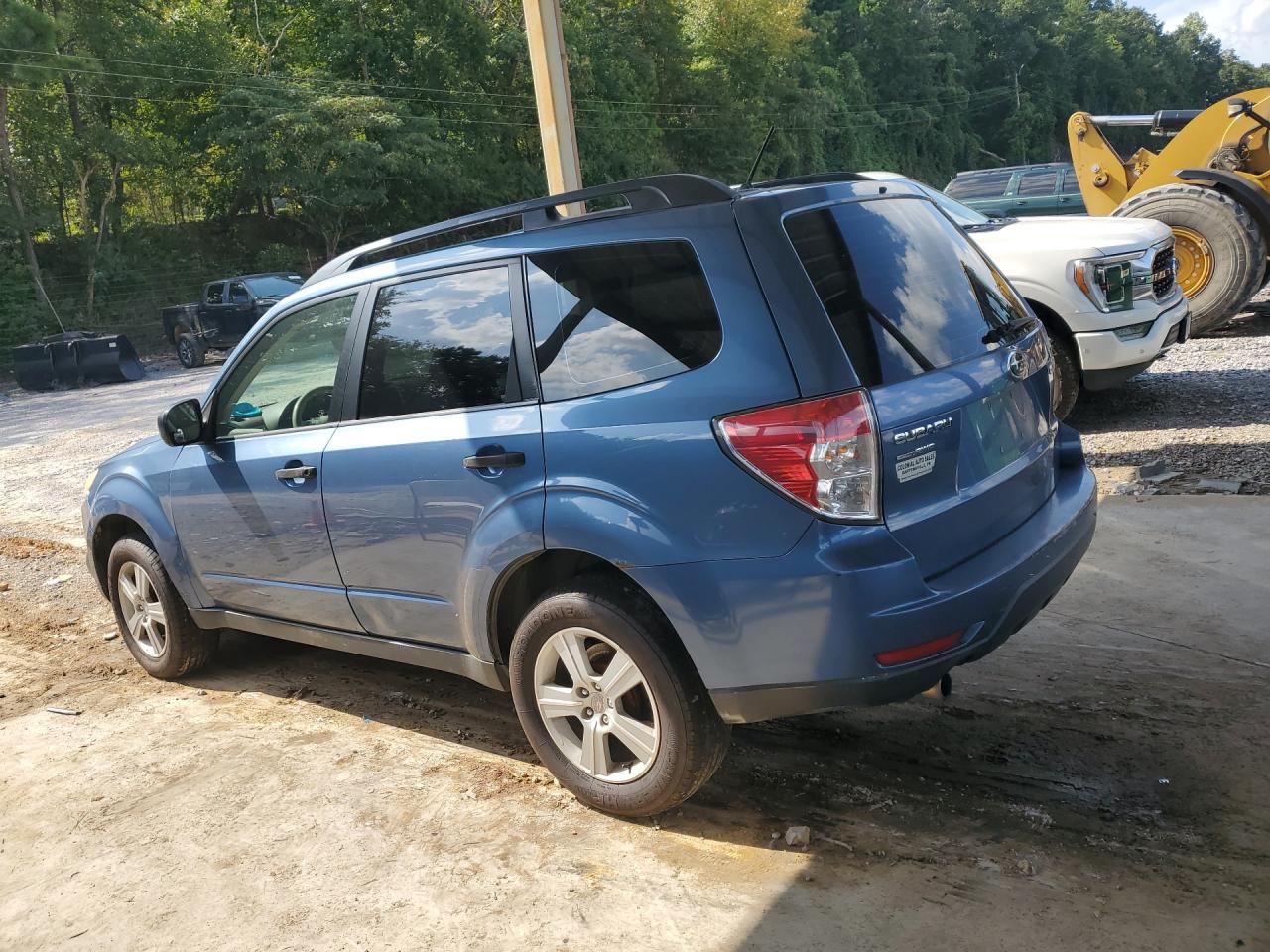 2010 Subaru Forester Xs Blue vin: JF2SH6BCXAH771839 Damage: Left Rear Door, Dent(S) W/No Paint Dmg, 1/2 To 1 Inch