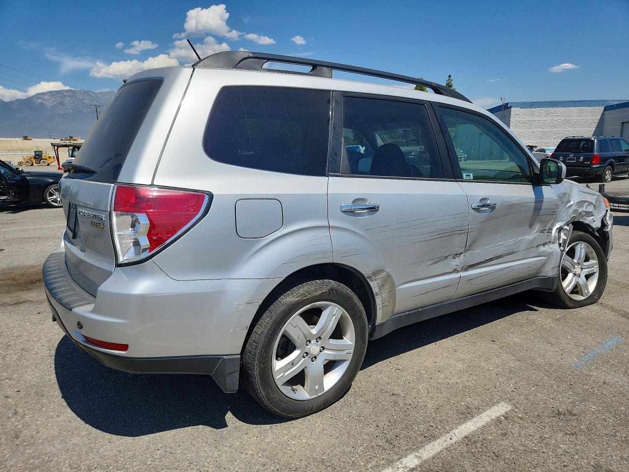 2010 Subaru Forester 2.5x Premium Silver vin: JF2SH6CC0AH709154
