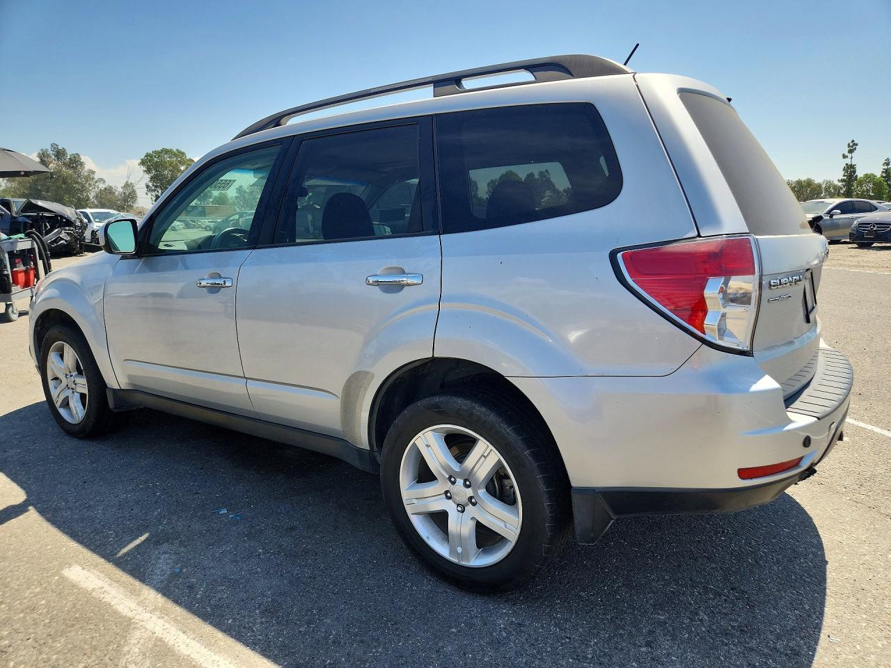 2010 Subaru Forester 2.5x Premium Silver vin: JF2SH6CC0AH709154