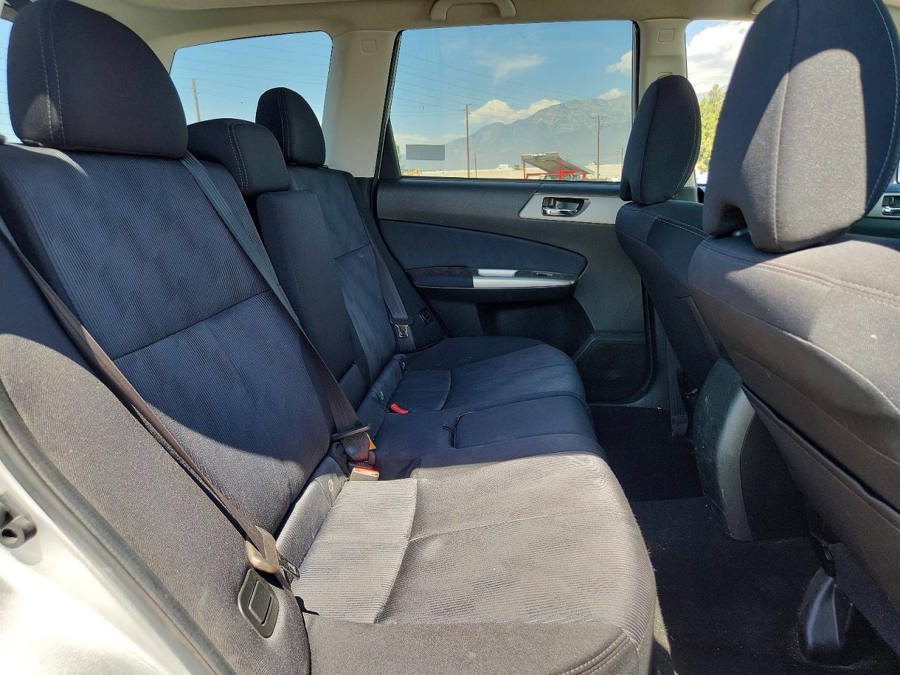 2010 Subaru Forester 2.5x Premium Silver vin: JF2SH6CC0AH709154