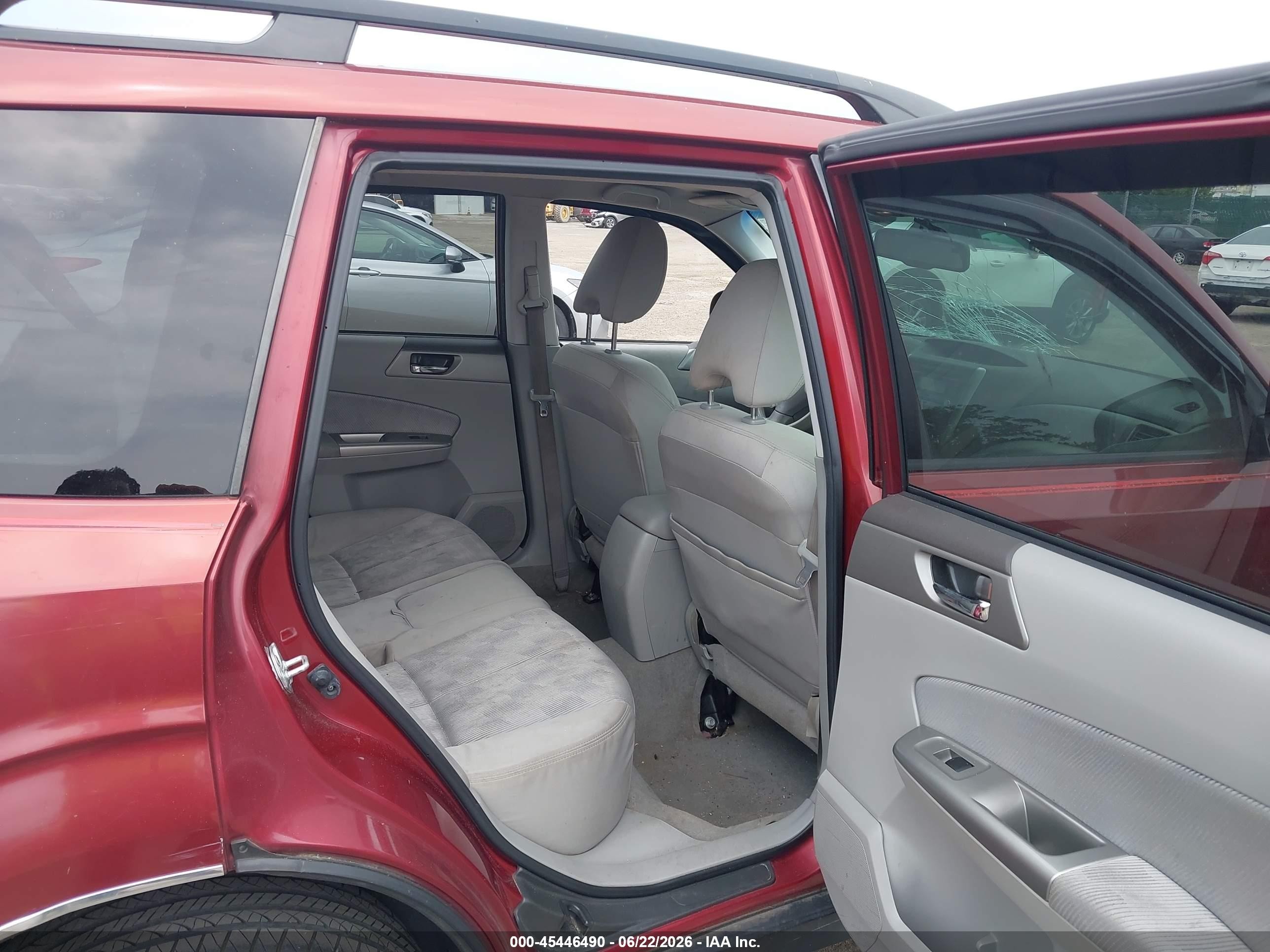 2010 Subaru Forester 2.5x Premium Burgundy vin: JF2SH6CC0AH710076