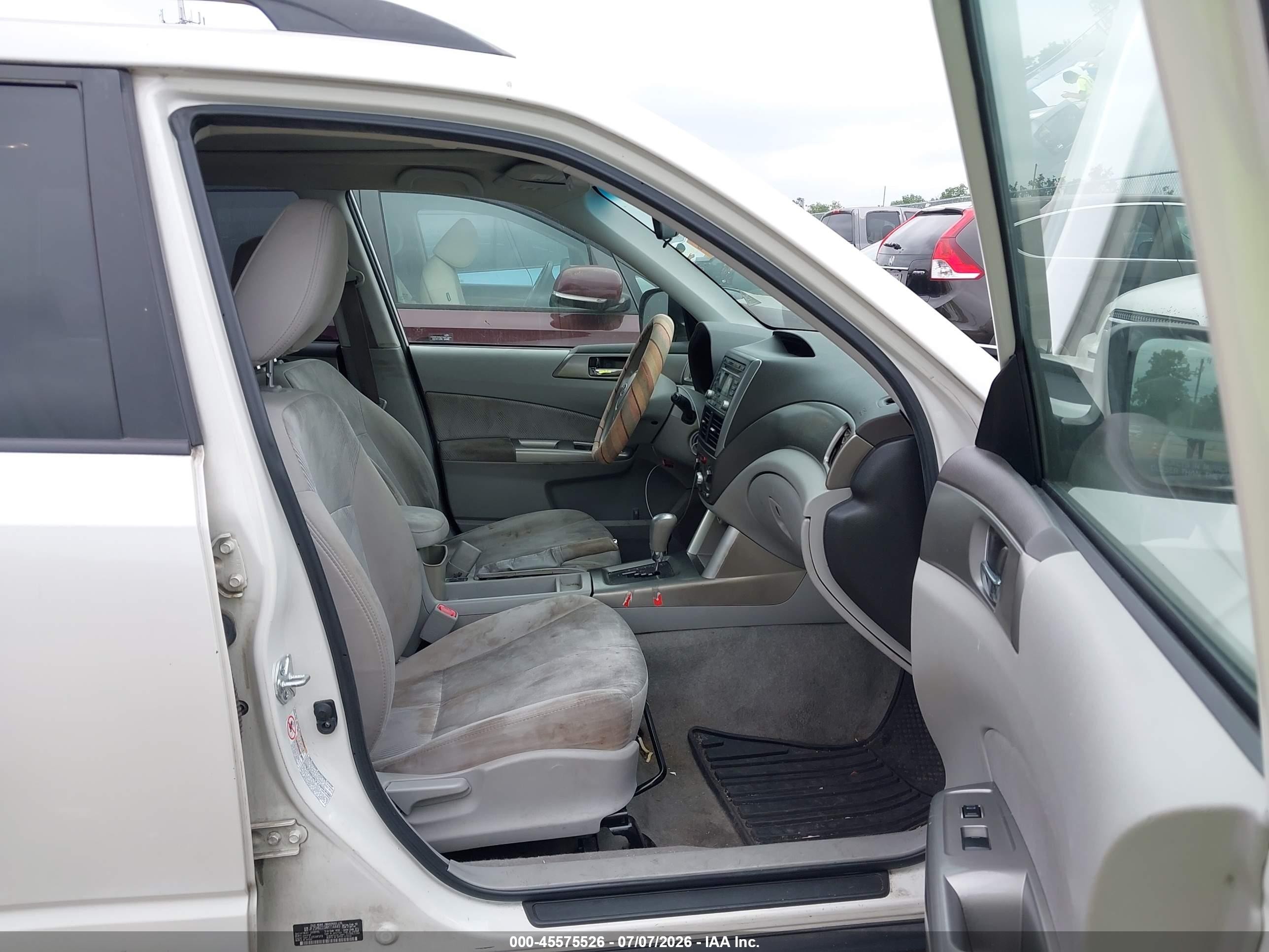 2010 Subaru Forester 2.5x Premium Белый vin: JF2SH6CC0AH714449