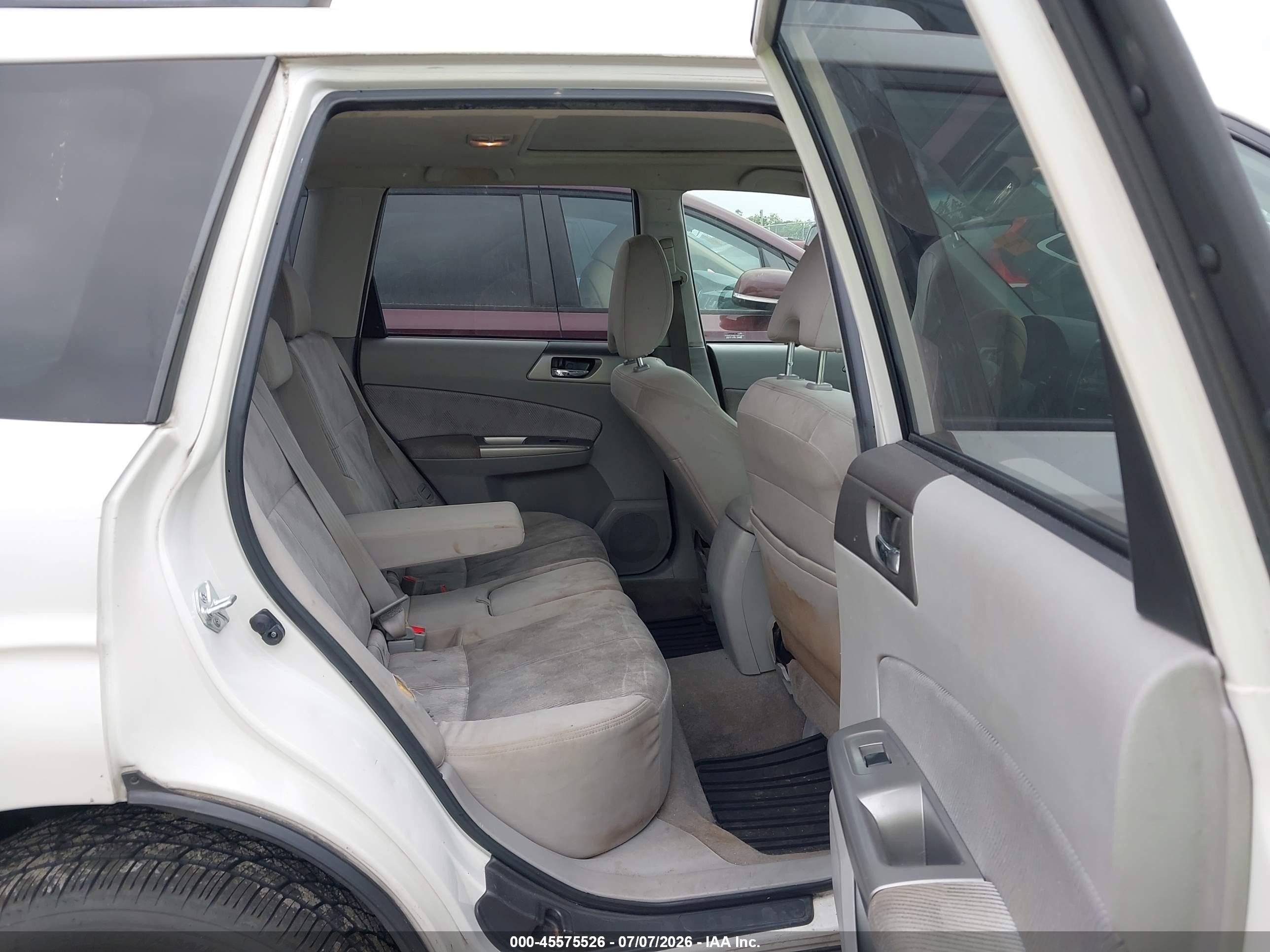 2010 Subaru Forester 2.5x Premium Белый vin: JF2SH6CC0AH714449