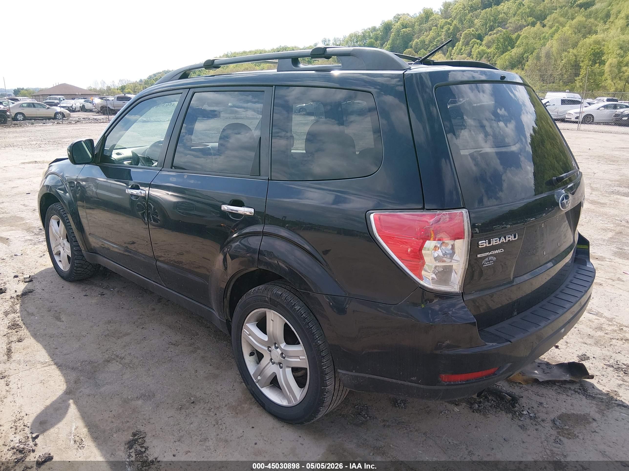 2010 Subaru Forester 2.5x Premium Black vin: JF2SH6CC0AH716136