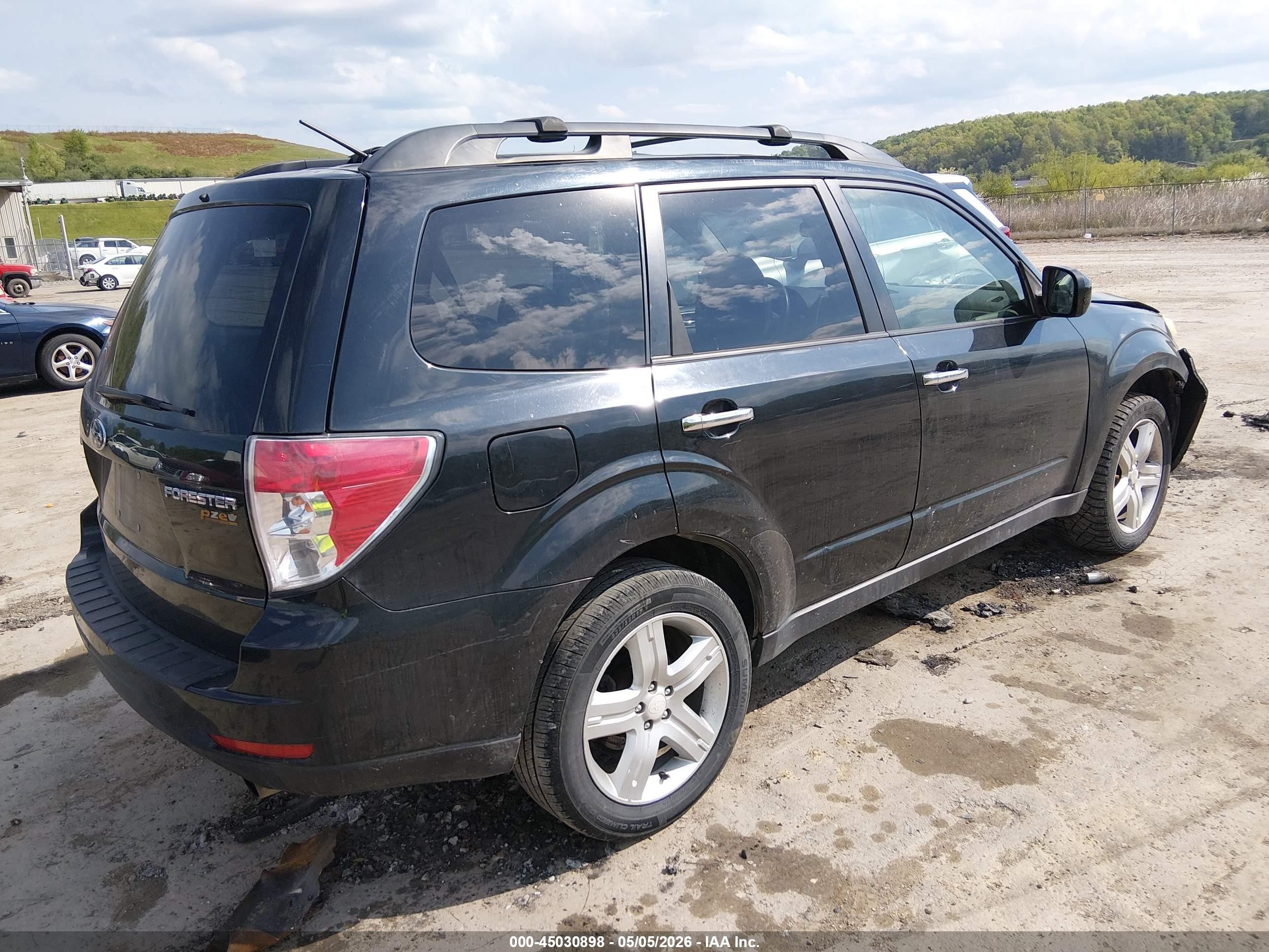 2010 Subaru Forester 2.5x Premium Black vin: JF2SH6CC0AH716136