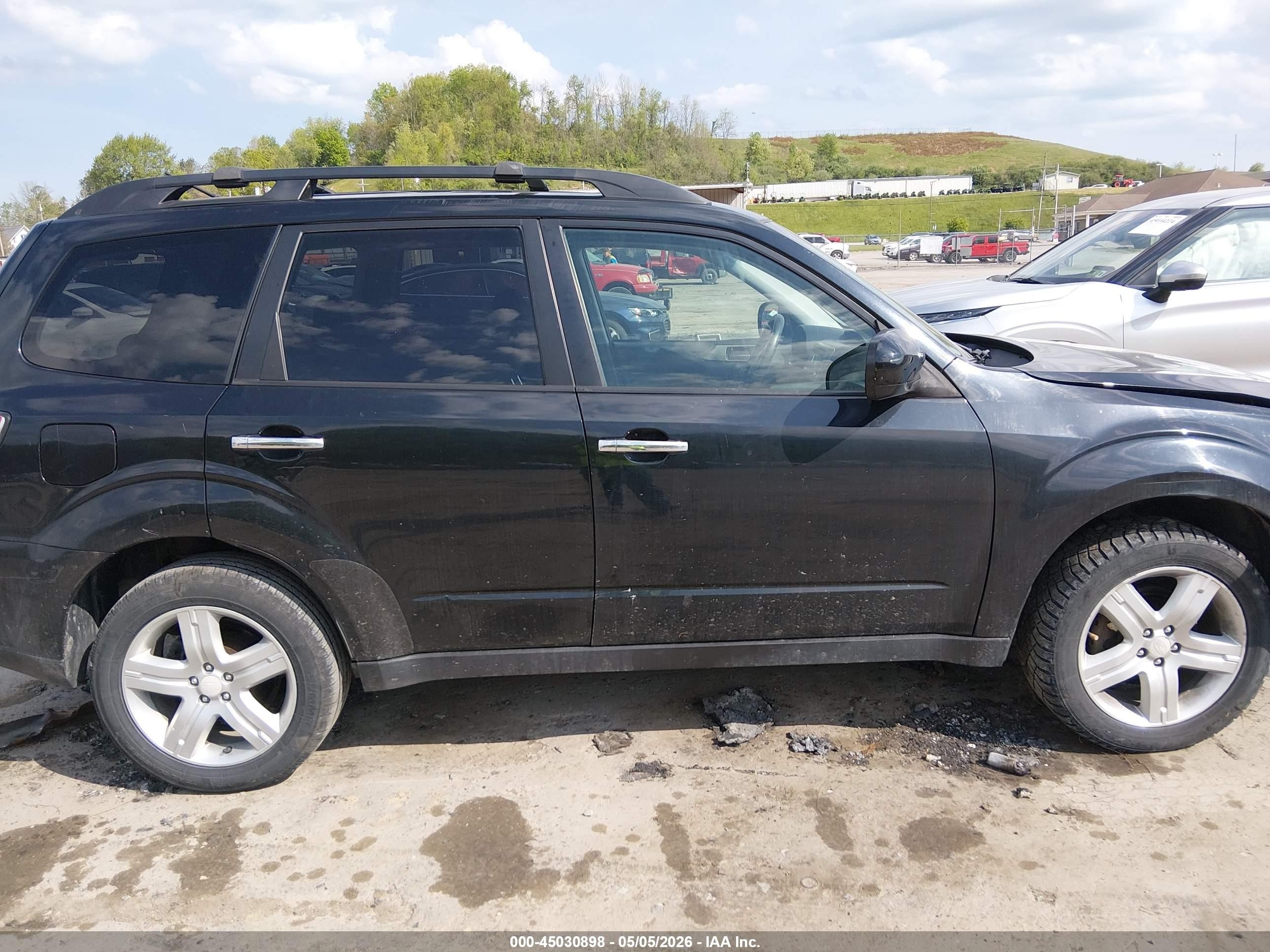 2010 Subaru Forester 2.5x Premium Black vin: JF2SH6CC0AH716136