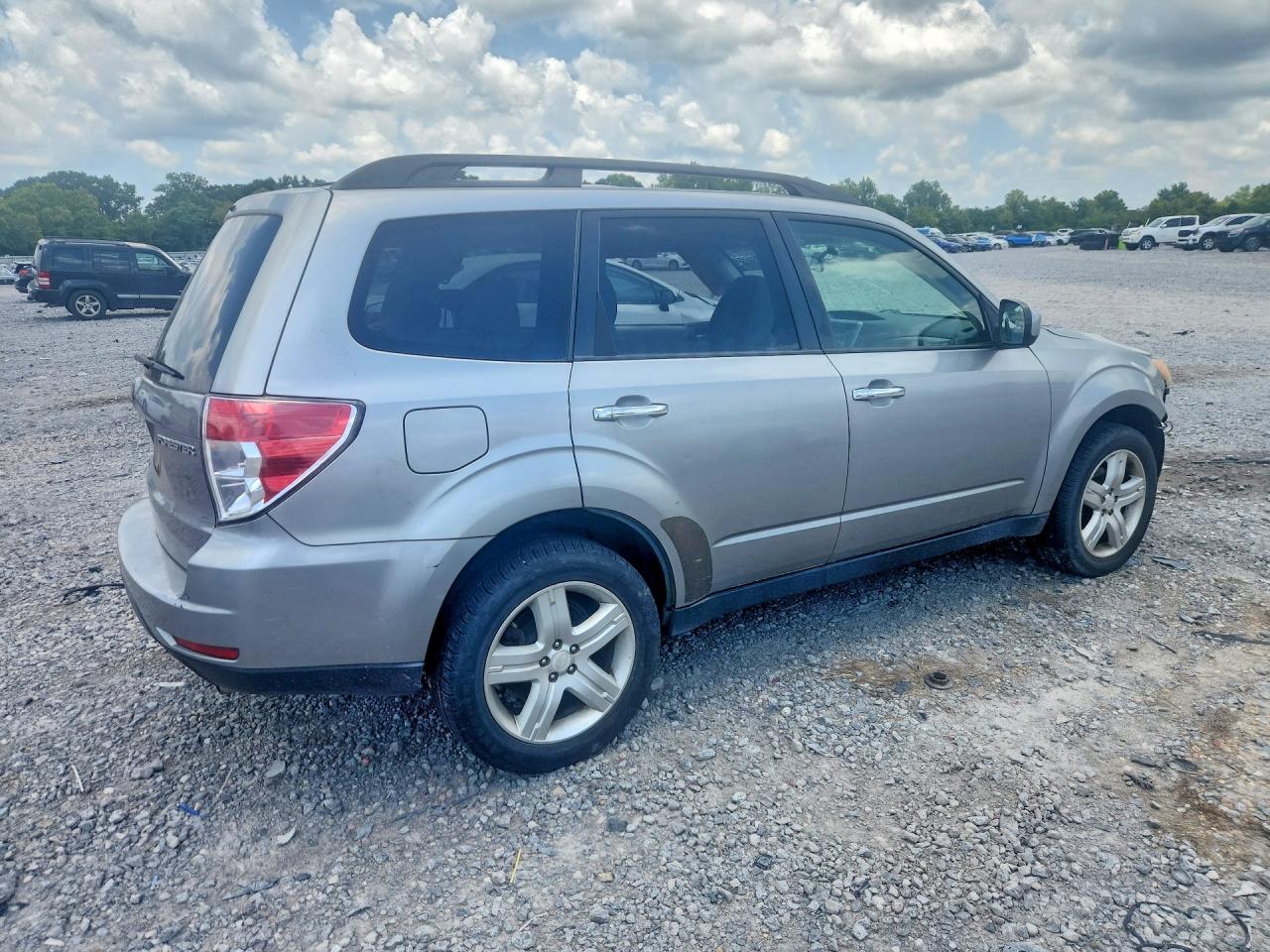 2010 Subaru Forester 2.5x Premium Silver vin: JF2SH6CC0AH716847