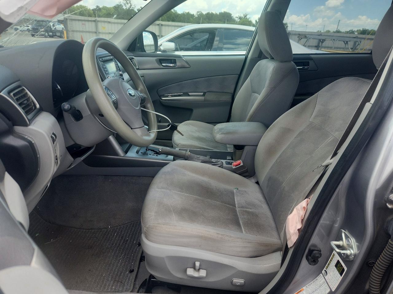 2010 Subaru Forester 2.5x Premium Silver vin: JF2SH6CC0AH716847