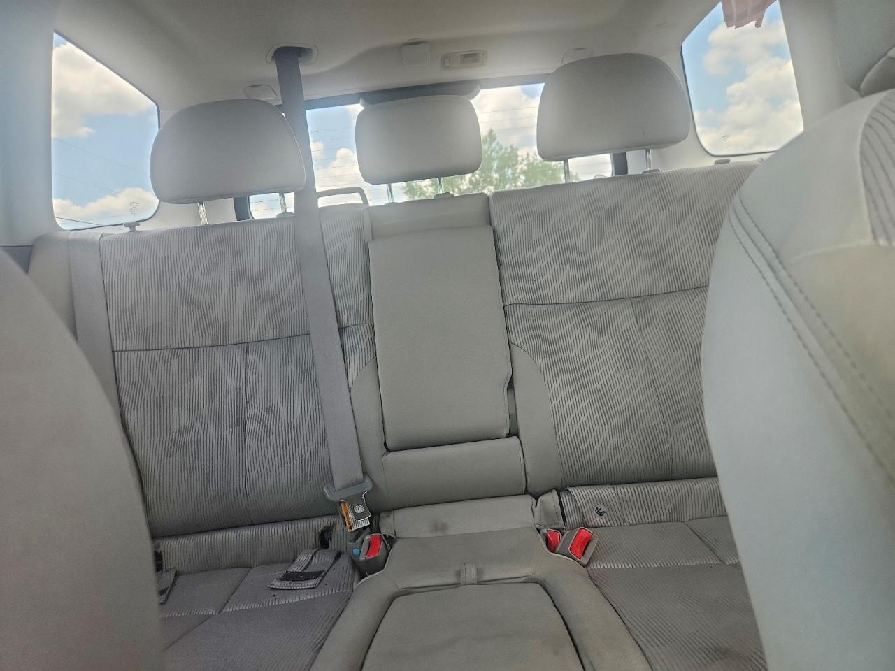 2010 Subaru Forester 2.5x Premium Silver vin: JF2SH6CC0AH716847