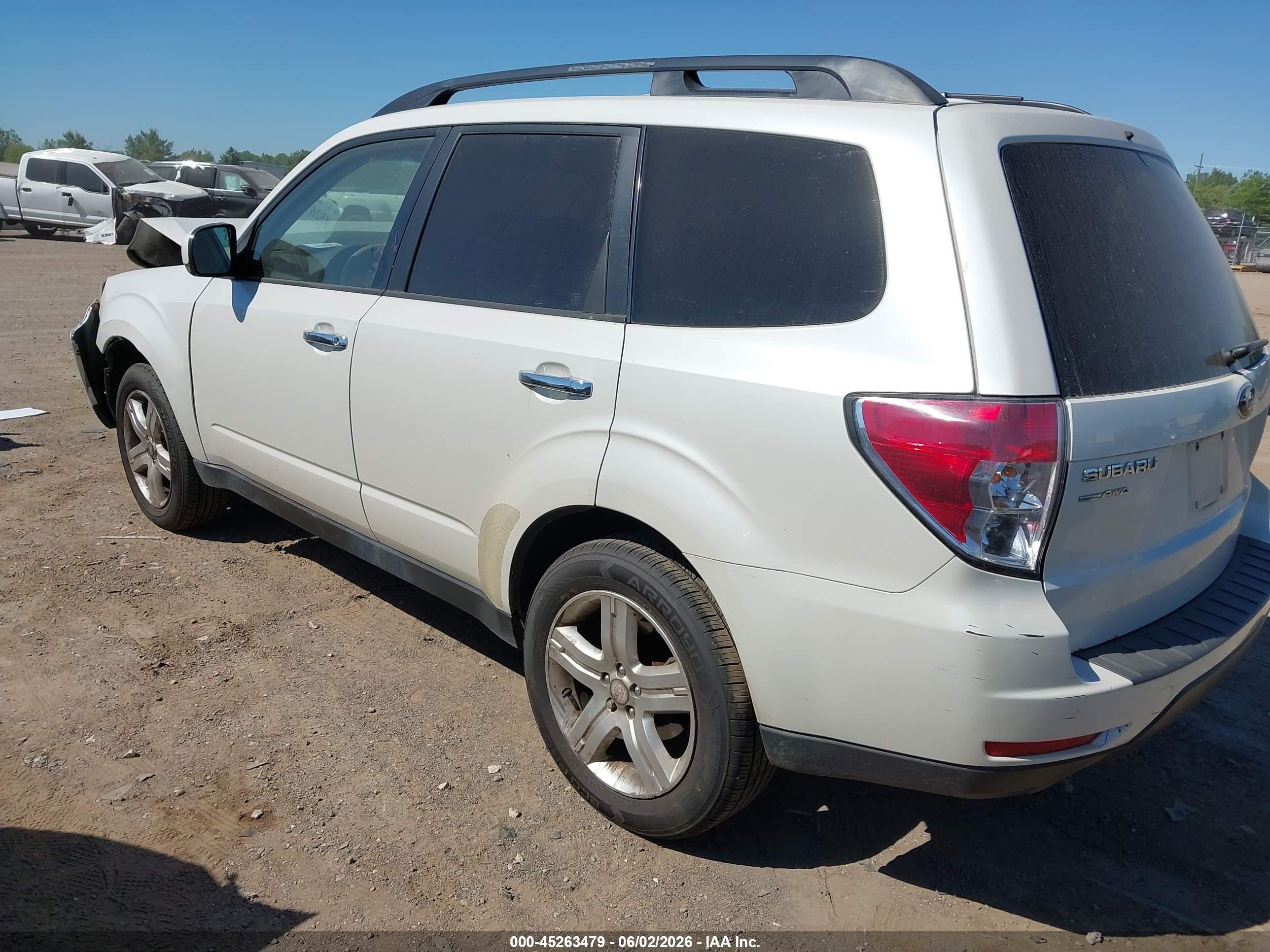 2010 Subaru Forester 2.5x Premium White vin: JF2SH6CC0AH726651