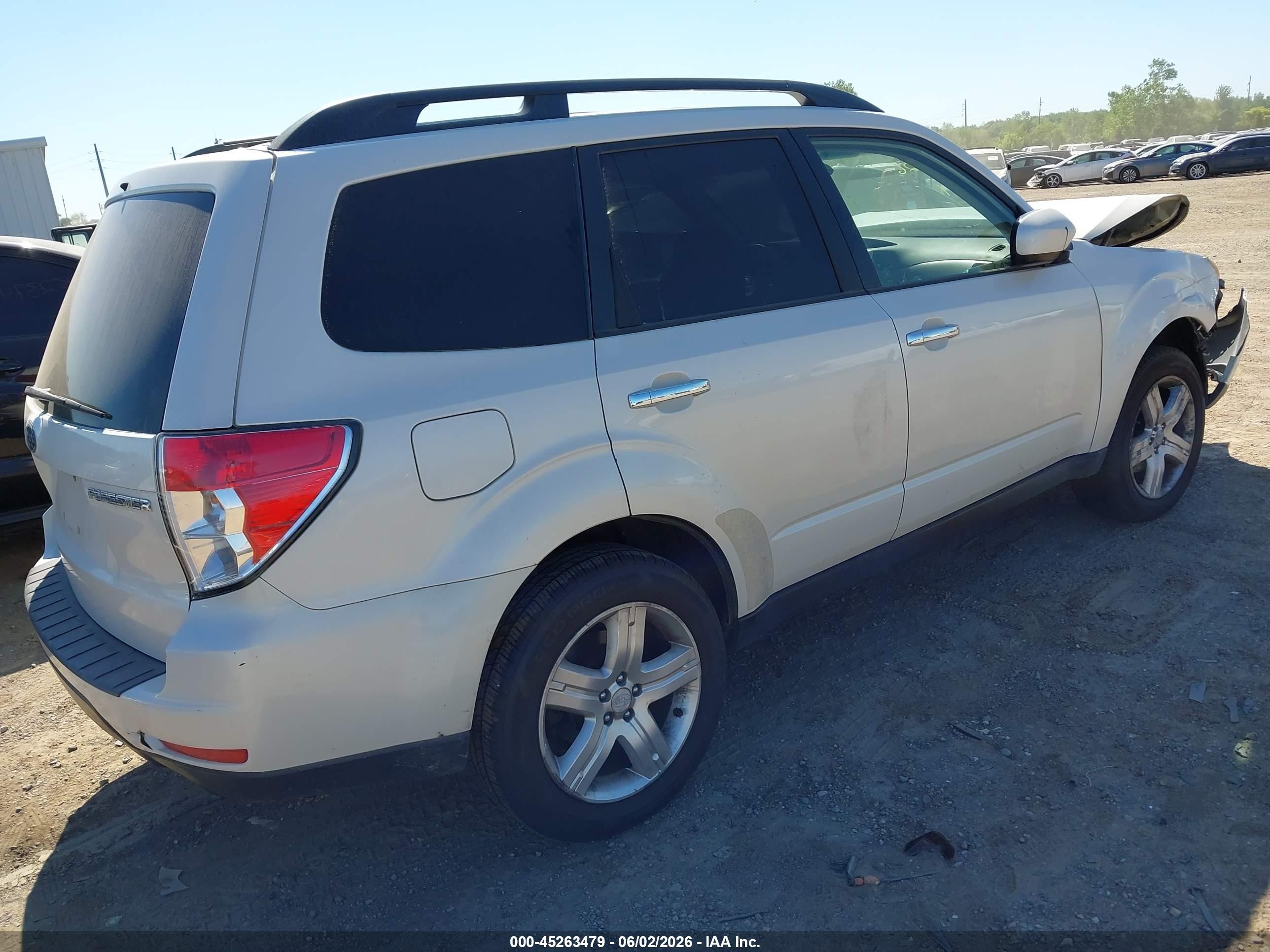2010 Subaru Forester 2.5x Premium White vin: JF2SH6CC0AH726651