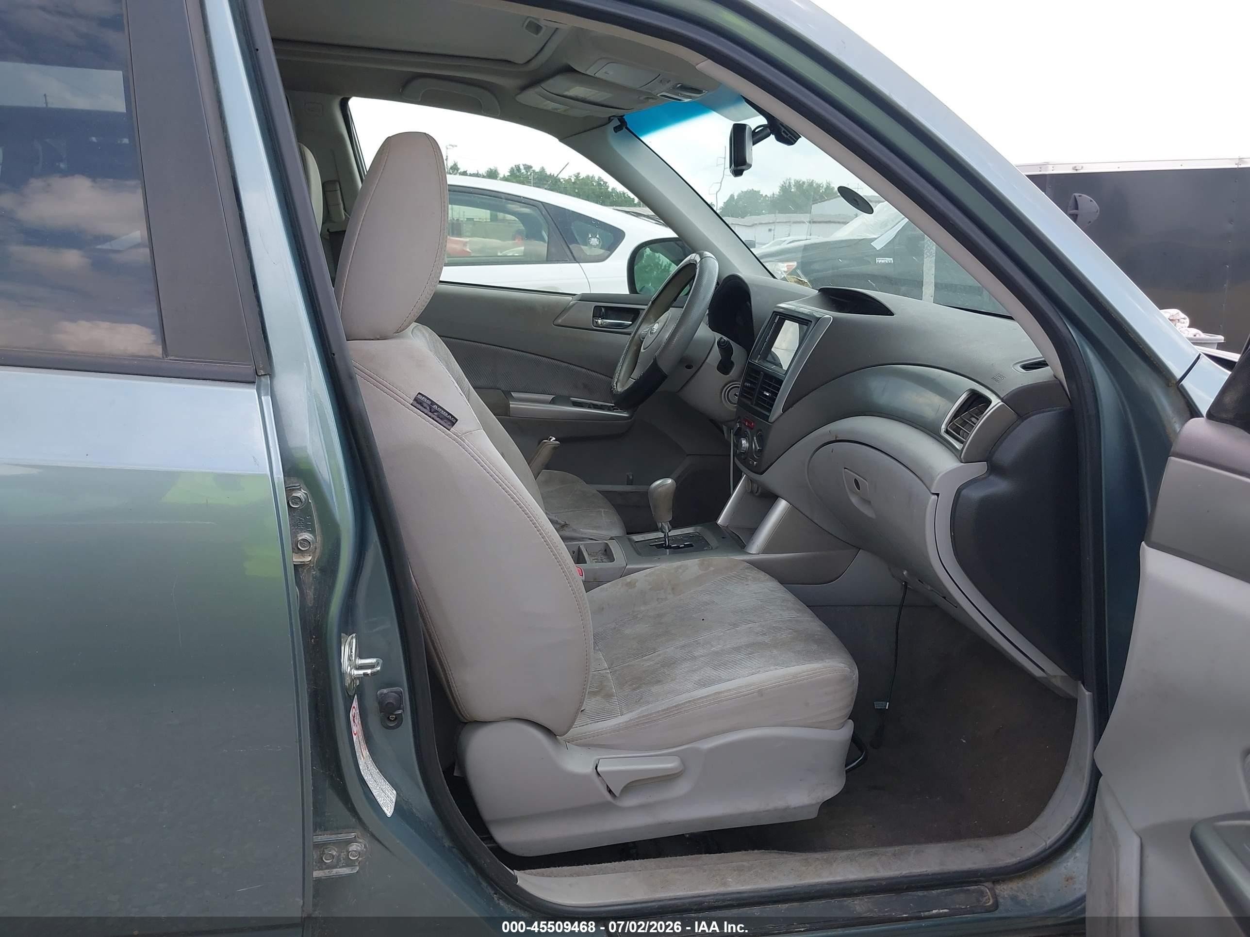 2010 Subaru Forester 2.5x Premium Gray vin: JF2SH6CC0AH762078