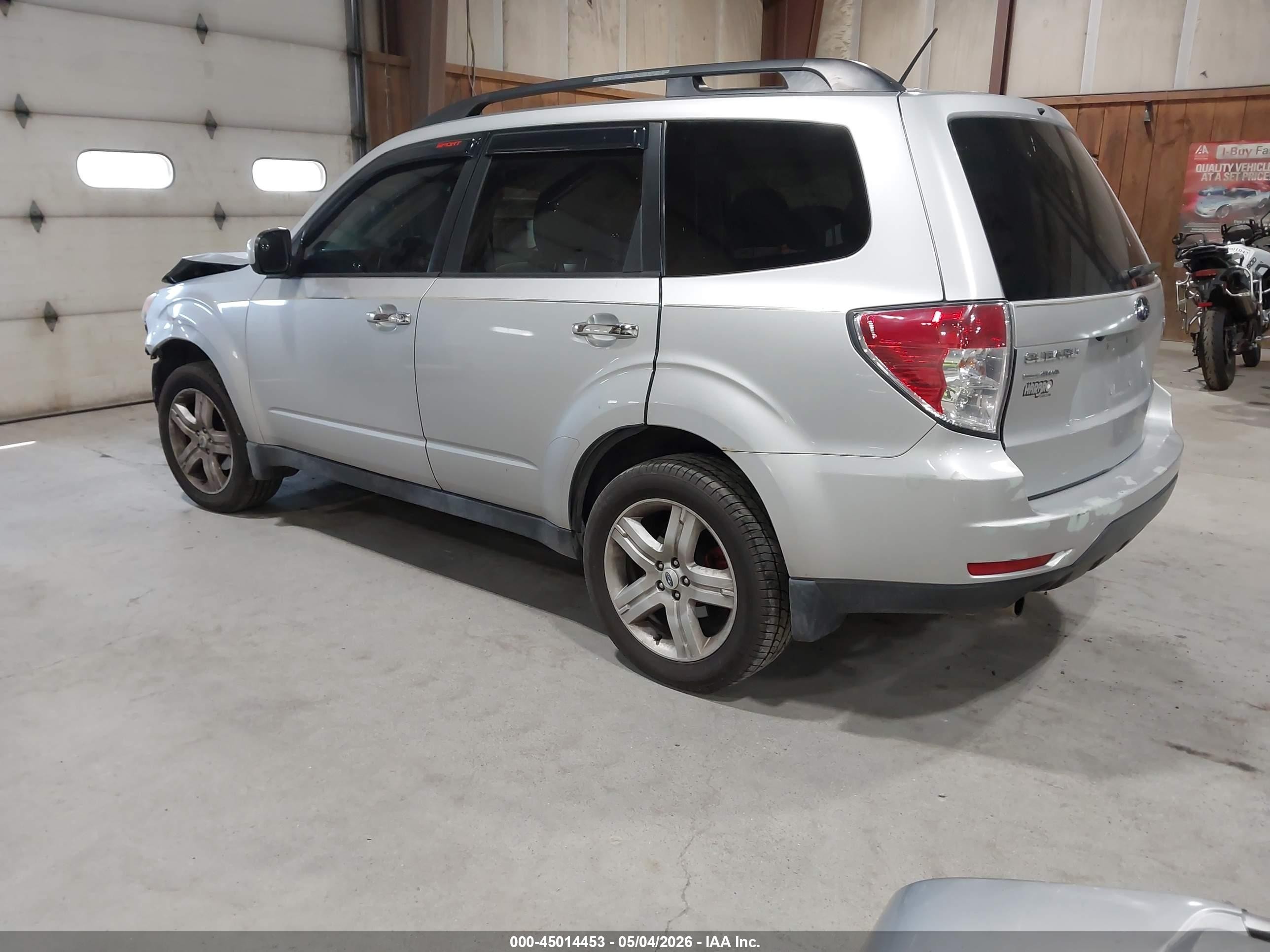 2010 Subaru Forester 2.5x Premium Серый vin: JF2SH6CC0AH795968