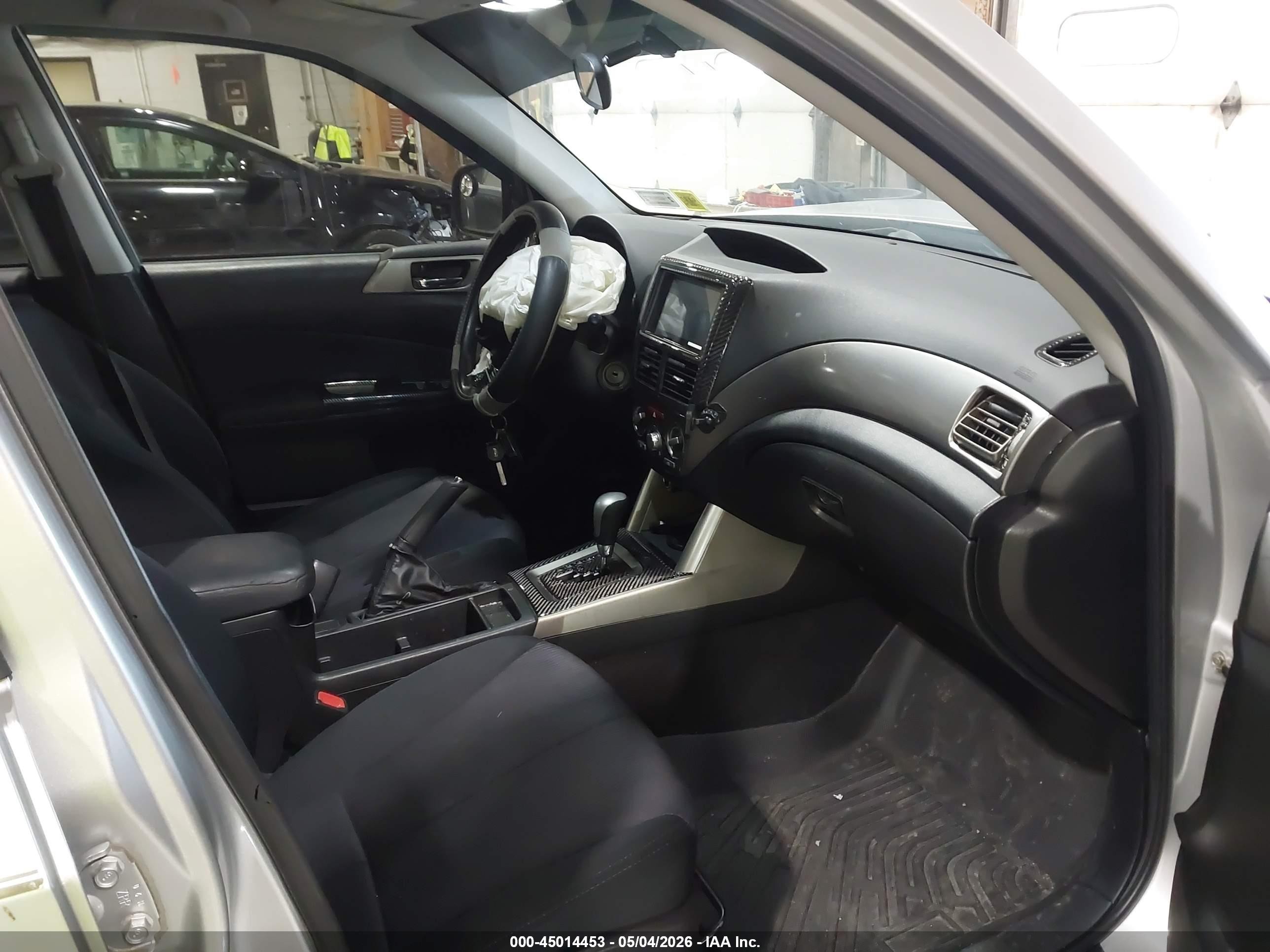 2010 Subaru Forester 2.5x Premium Серый vin: JF2SH6CC0AH795968