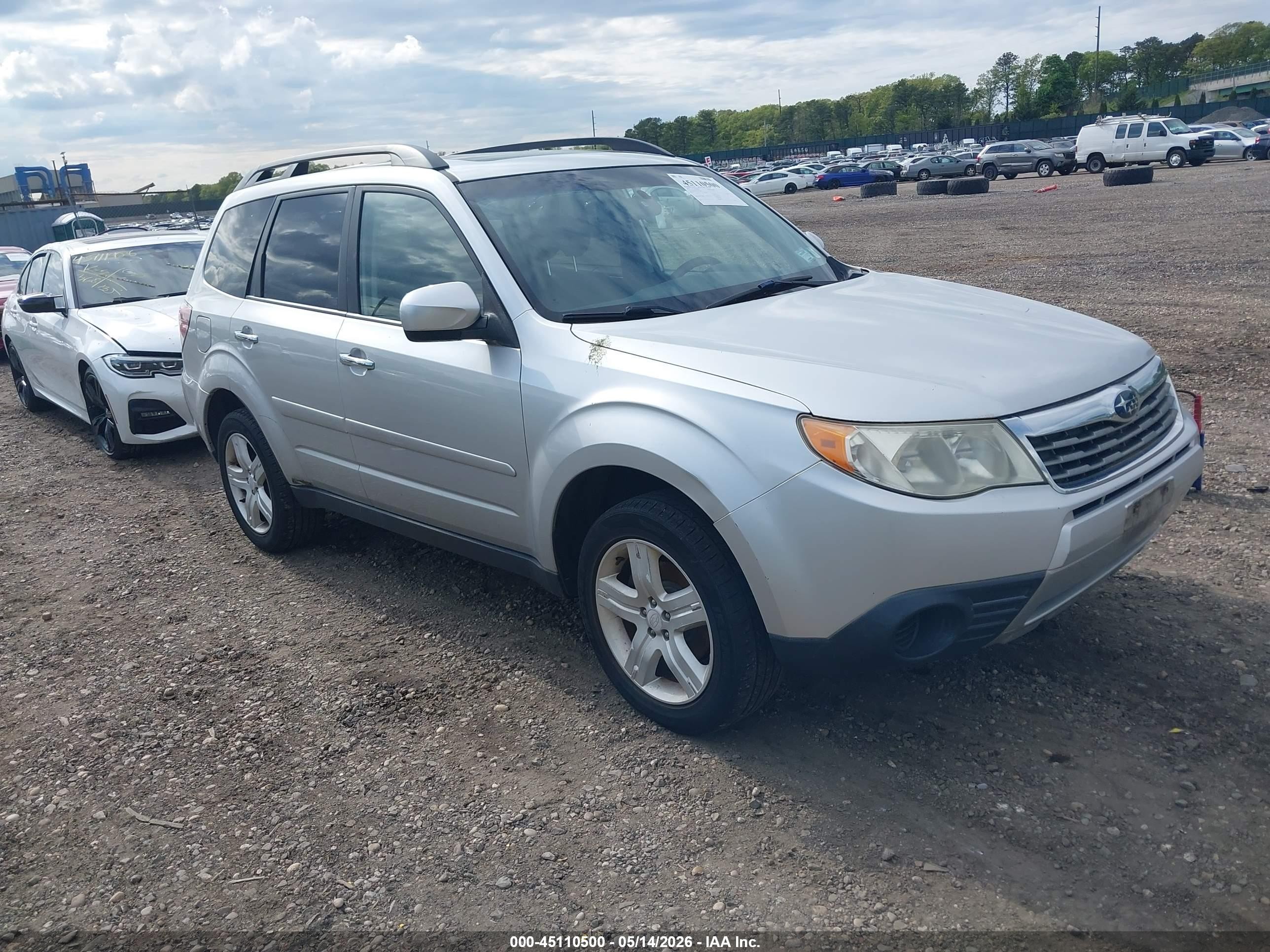 2010 Subaru Forester 2.5x Premium Серебряный vin: JF2SH6CC0AH913694