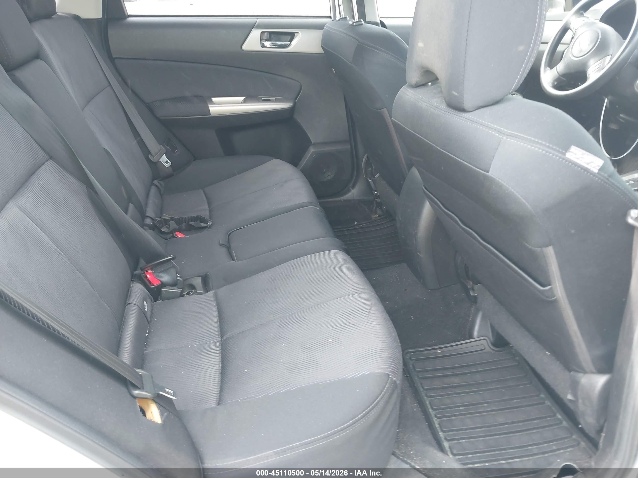 2010 Subaru Forester 2.5x Premium Серебряный vin: JF2SH6CC0AH913694