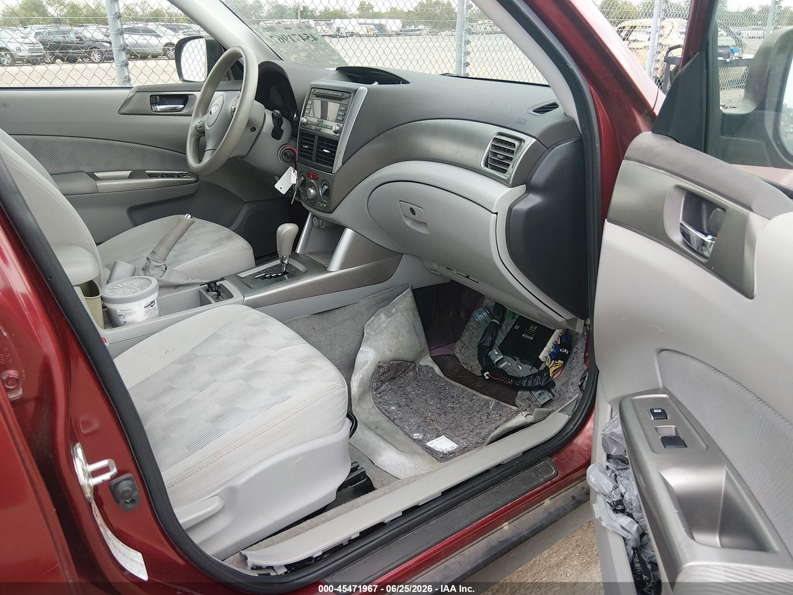 2010 Subaru Forester 2.5x Premium Red vin: JF2SH6CC0AH914666