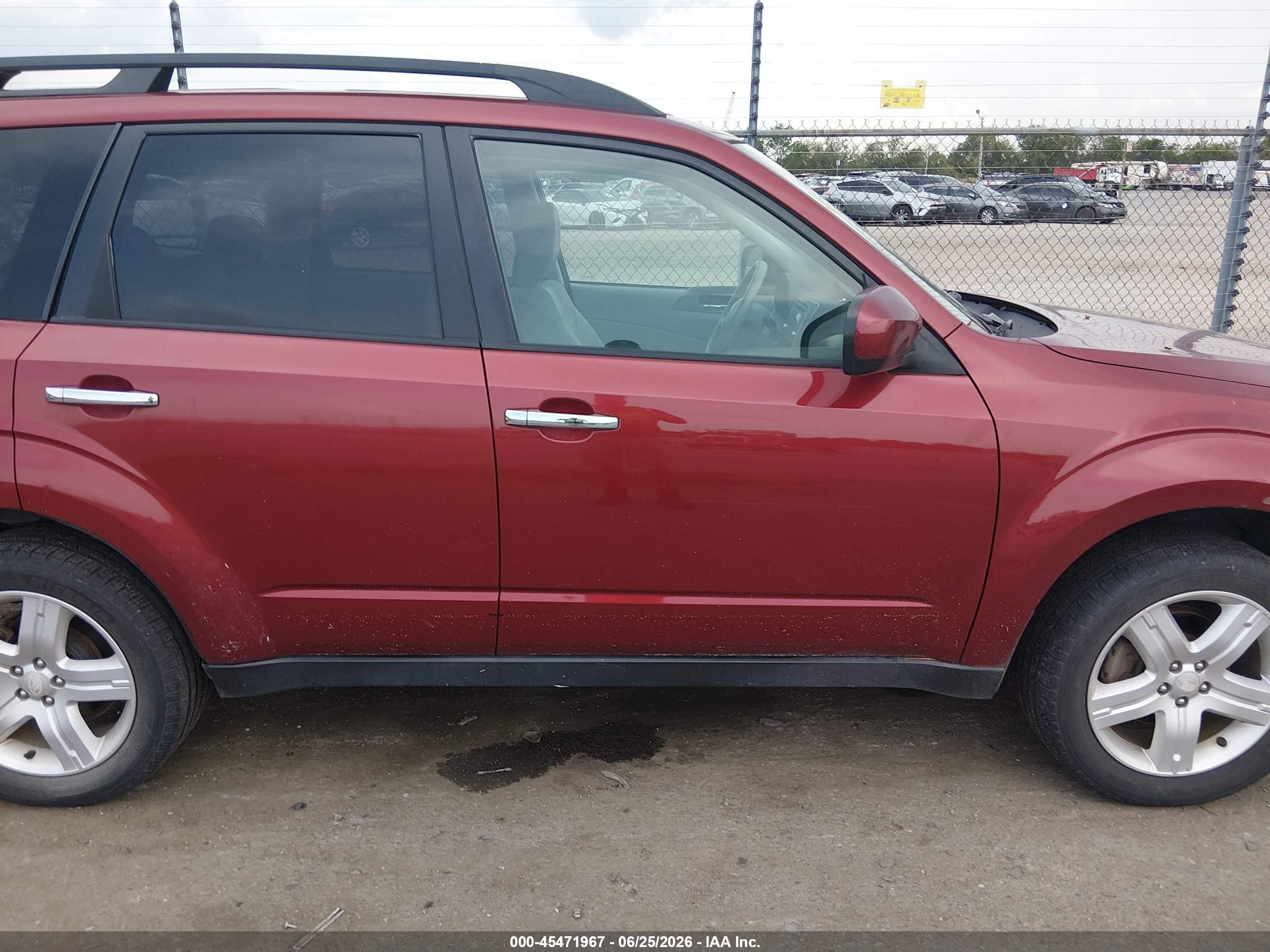 2010 Subaru Forester 2.5x Premium Red vin: JF2SH6CC0AH914666