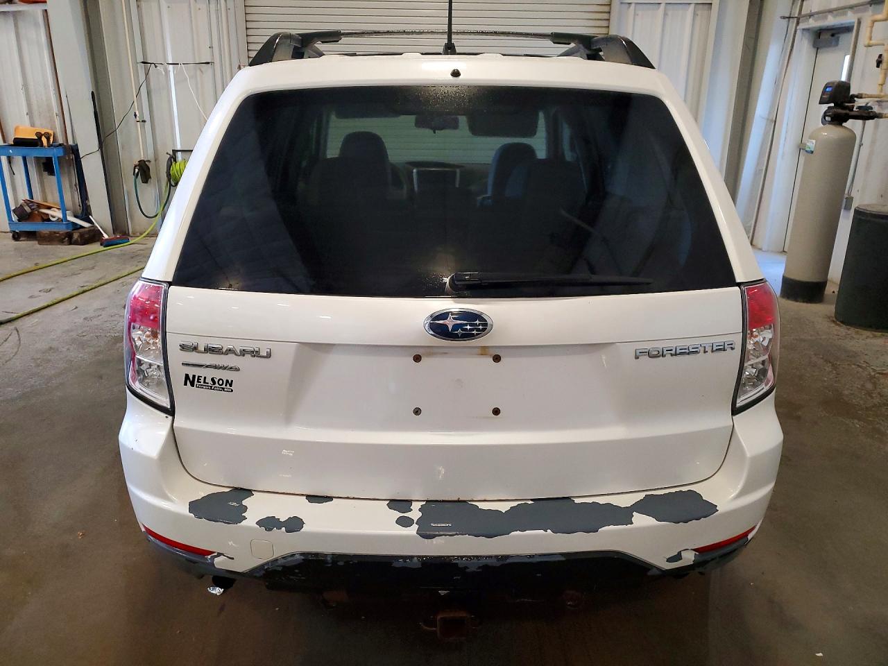 2010 Subaru Forester 2.5x Premium White vin: JF2SH6CC0AH915011