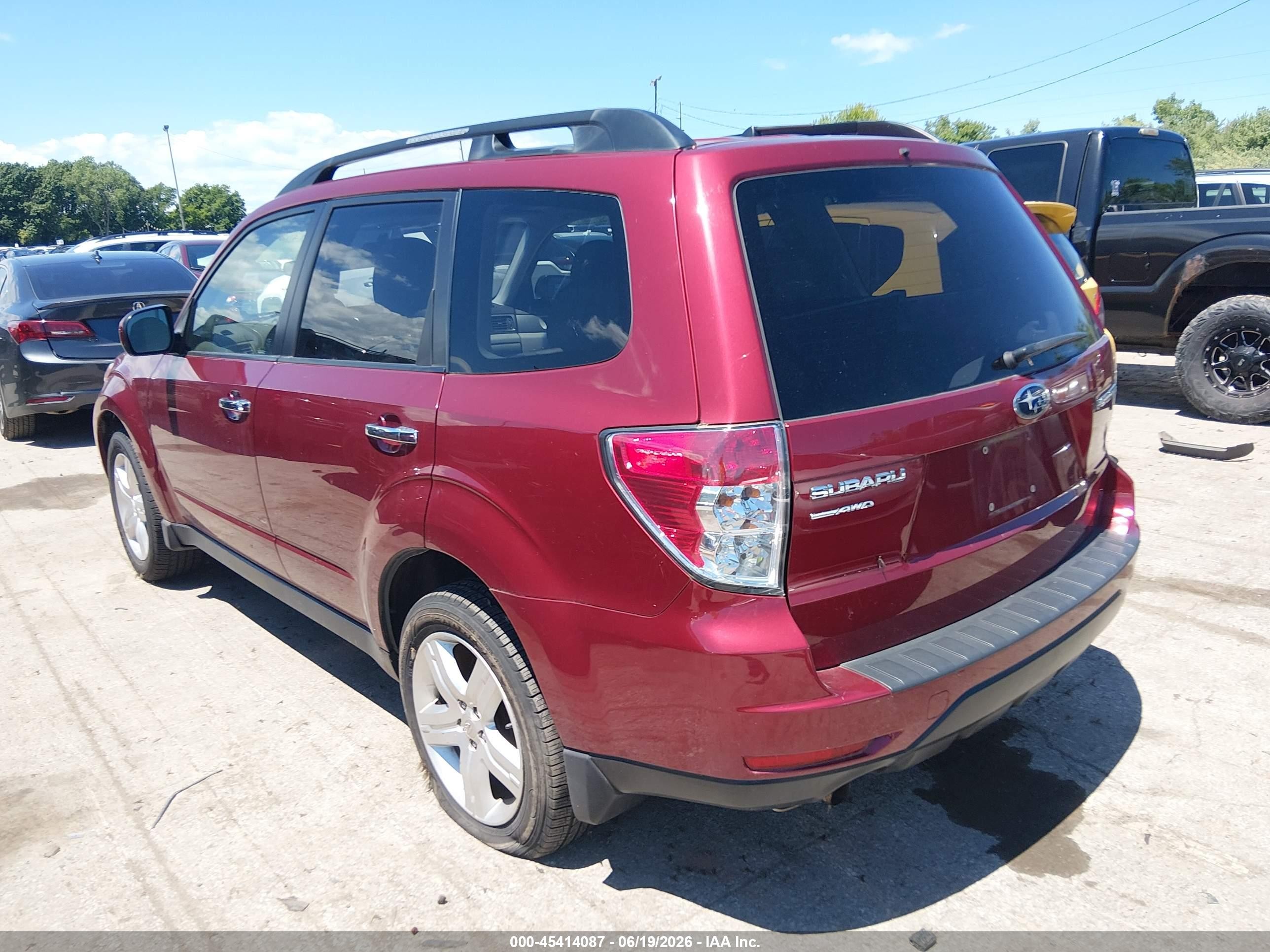 2010 Subaru Forester 2.5x Premium Red vin: JF2SH6CC0AH915901