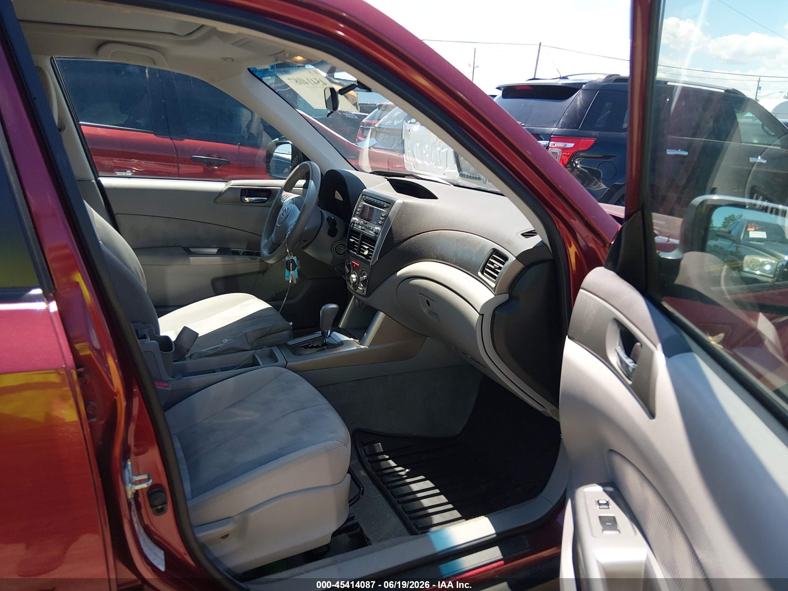 2010 Subaru Forester 2.5x Premium Red vin: JF2SH6CC0AH915901