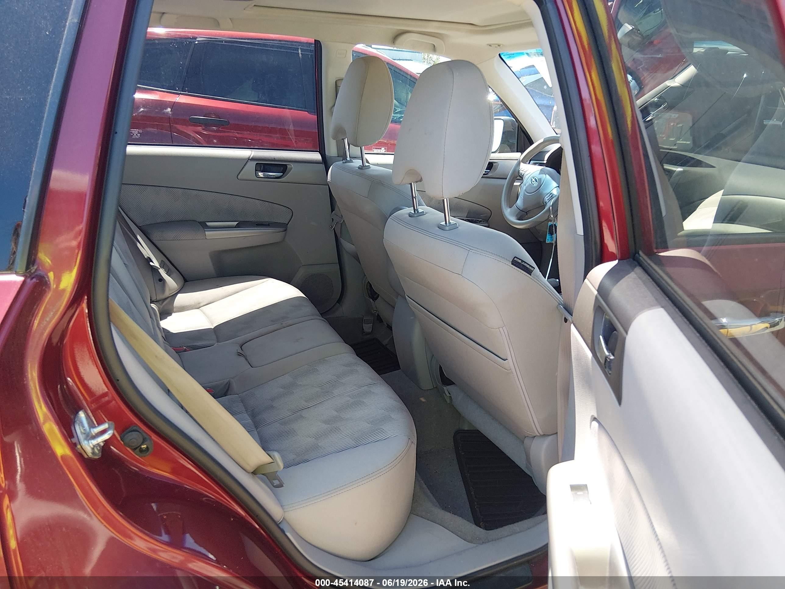 2010 Subaru Forester 2.5x Premium Red vin: JF2SH6CC0AH915901