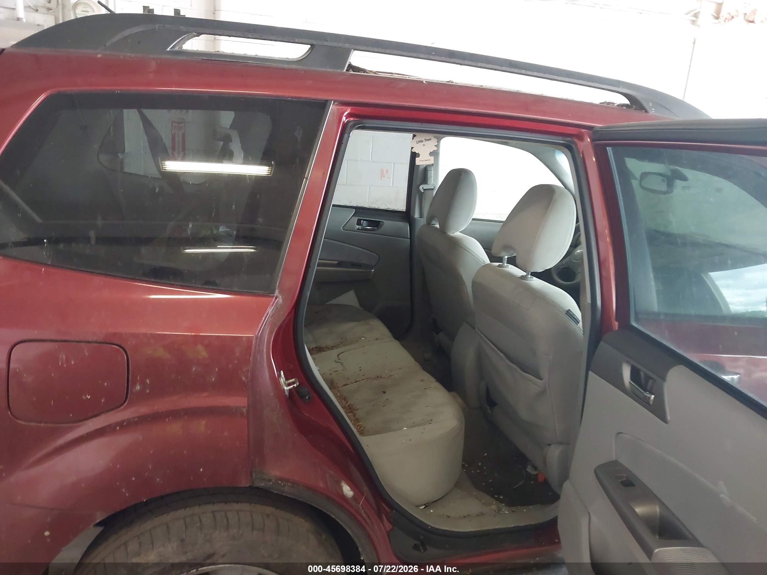 2010 Subaru Forester 2.5x Premium Red vin: JF2SH6CC1AH719725
