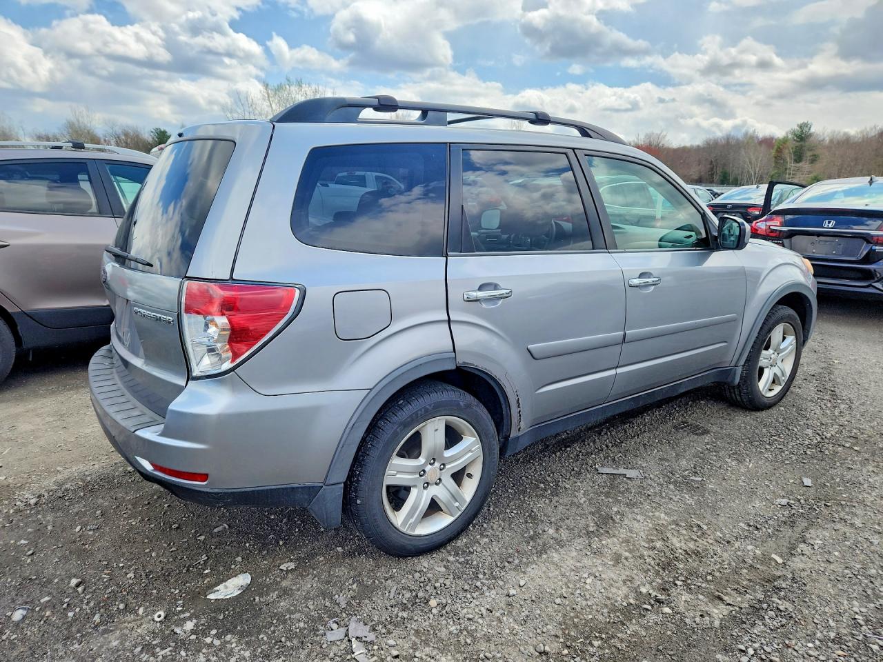 2010 Subaru Forester 2.5x Premium Silver vin: JF2SH6CC1AH732006