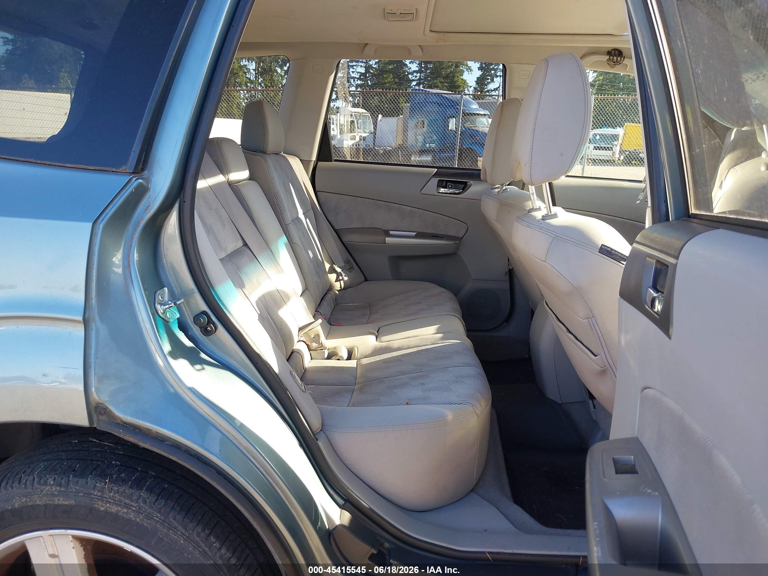 2010 Subaru Forester 2.5x Premium Teal vin: JF2SH6CC1AH753602