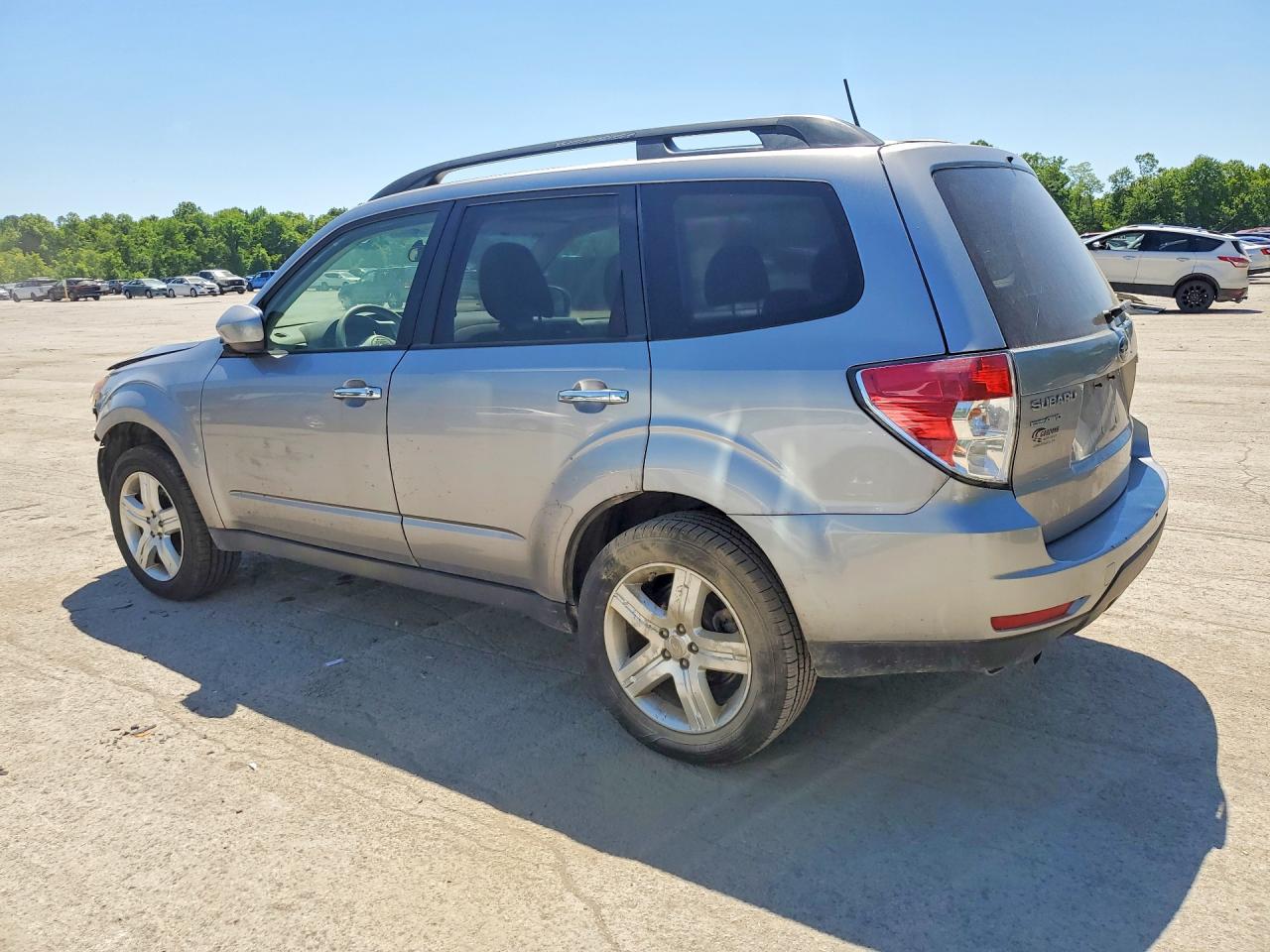 2010 Subaru Forester 2.5x Premium Silver vin: JF2SH6CC1AH780525