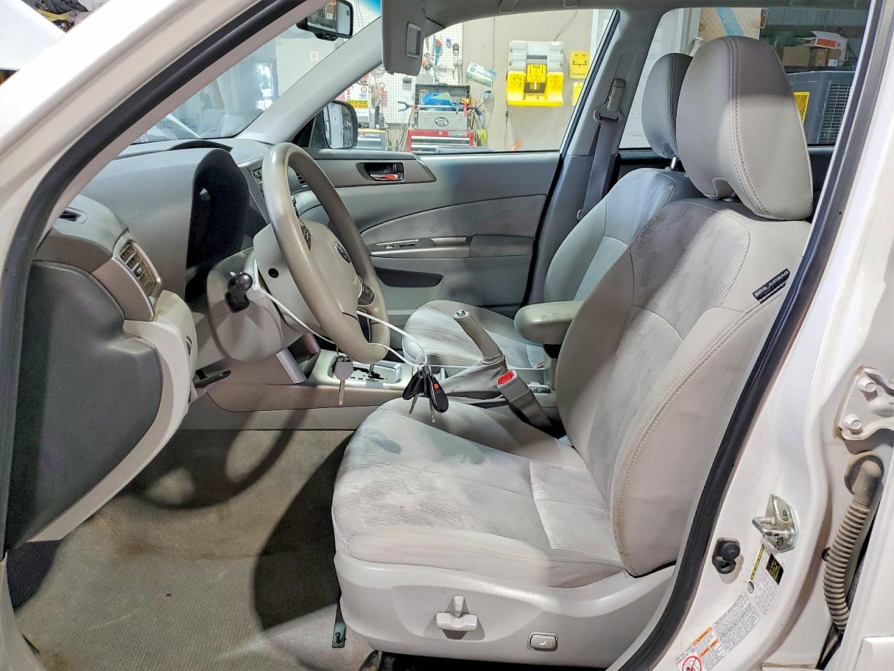 2010 Subaru Forester 2.5x Premium White vin: JF2SH6CC1AH784736