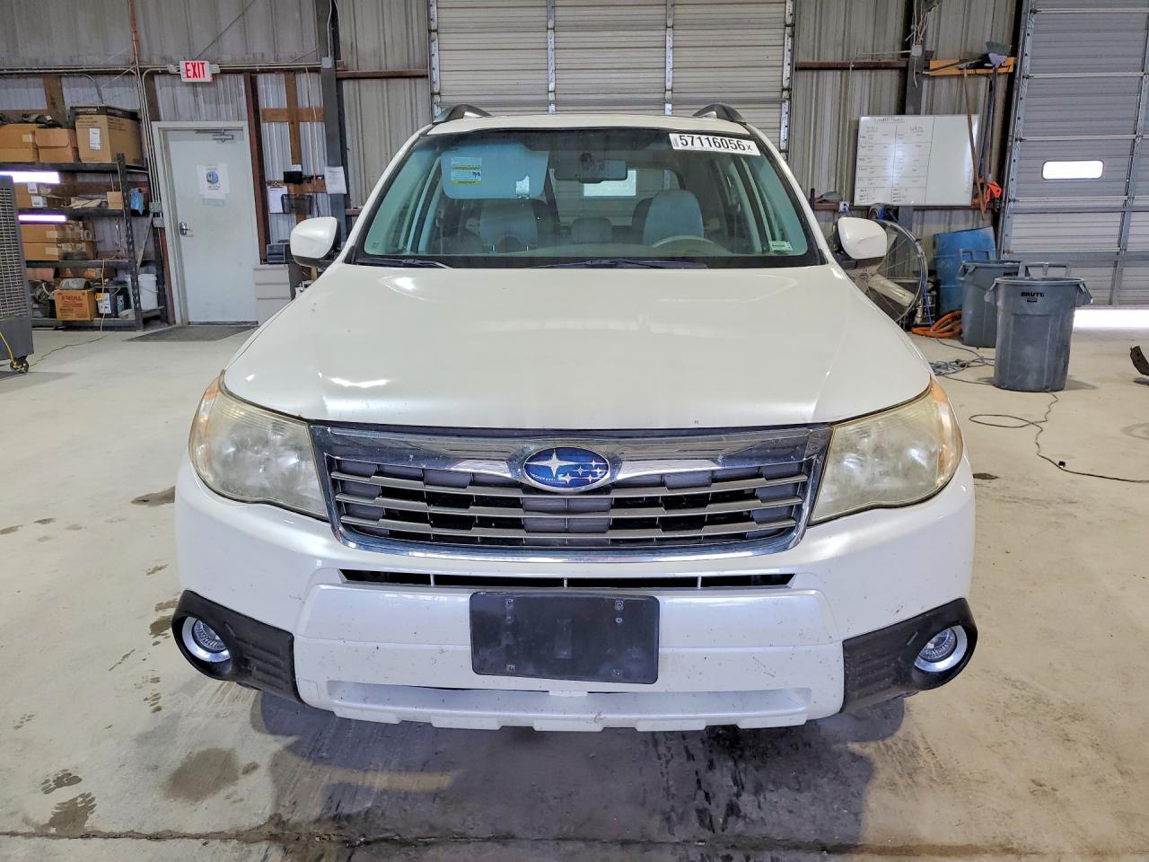2010 Subaru Forester 2.5x Premium White vin: JF2SH6CC1AH784736