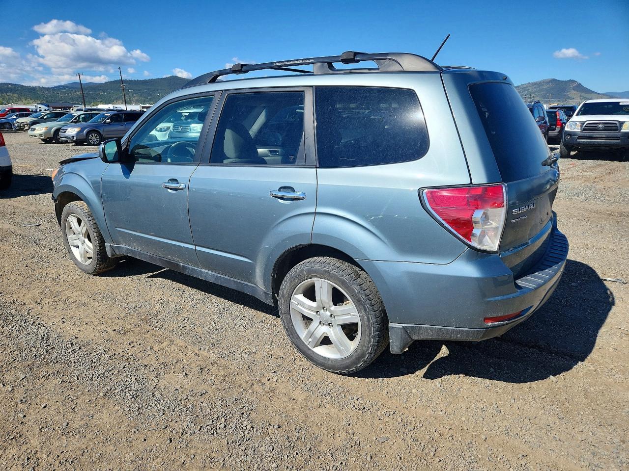2010 Subaru Forester 2.5x Premium Blue vin: JF2SH6CC1AH787006