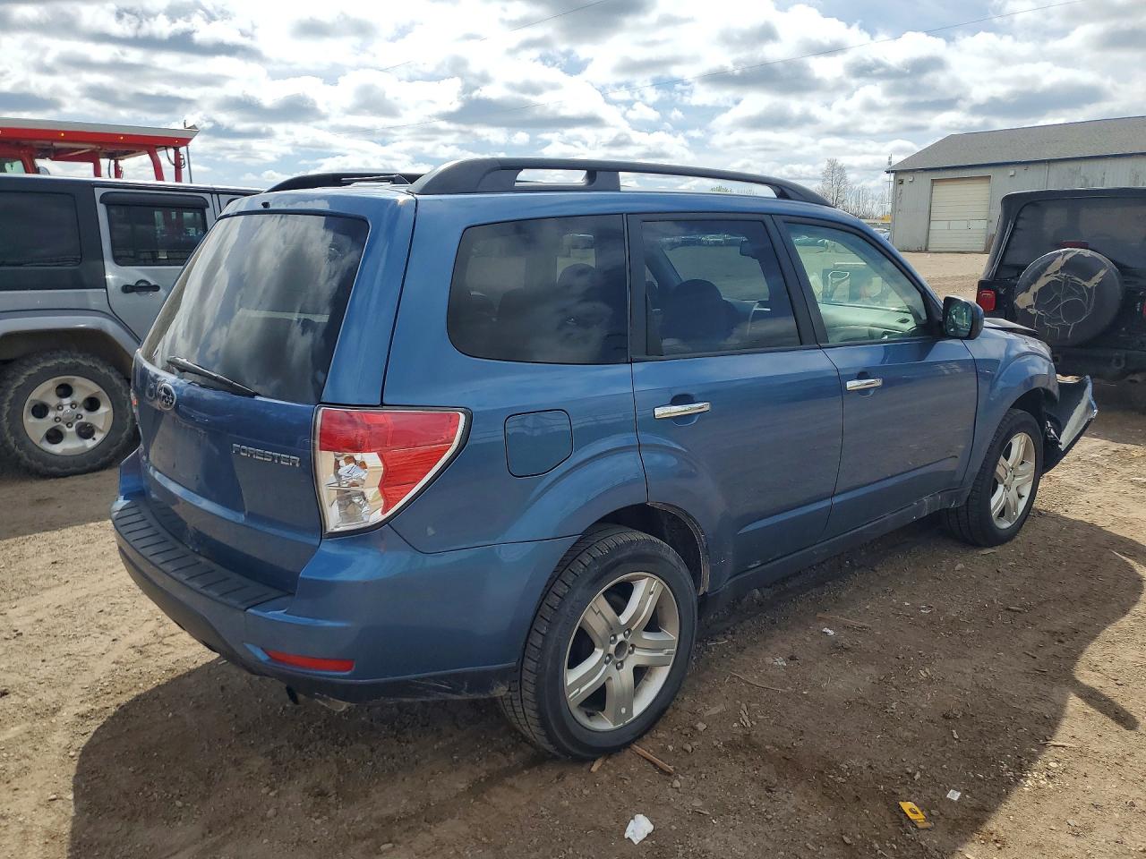 2010 Subaru Forester Blue vin: JF2SH6CC1AH799057